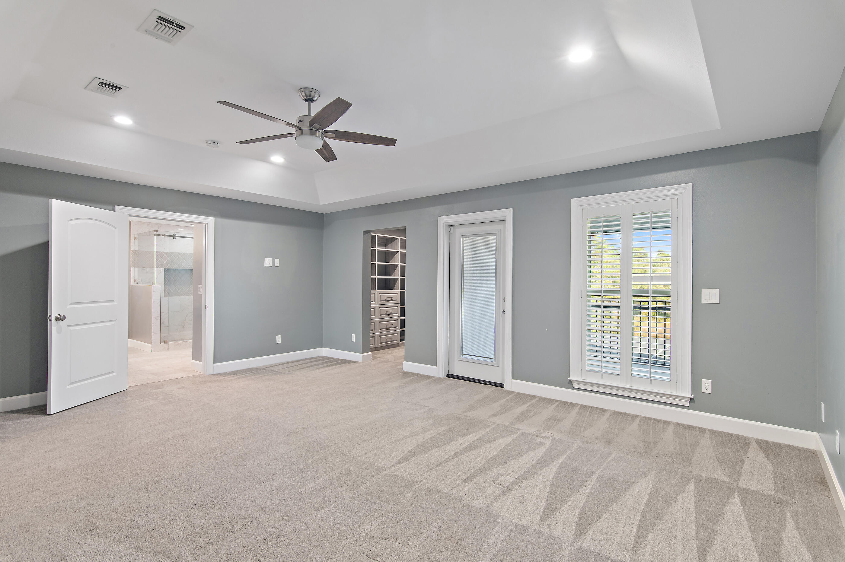 138 W Country Club Drive