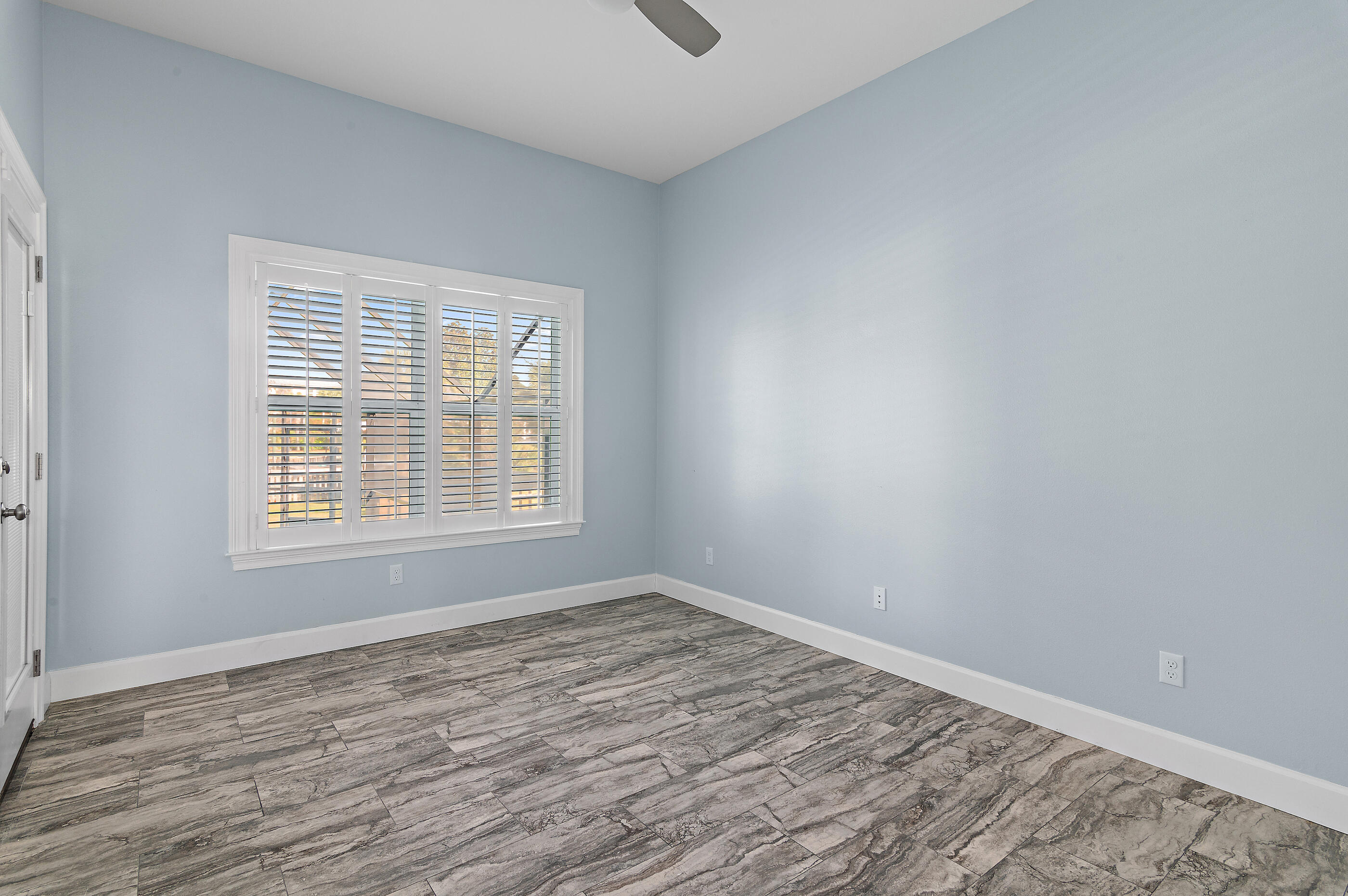 138 W Country Club Drive