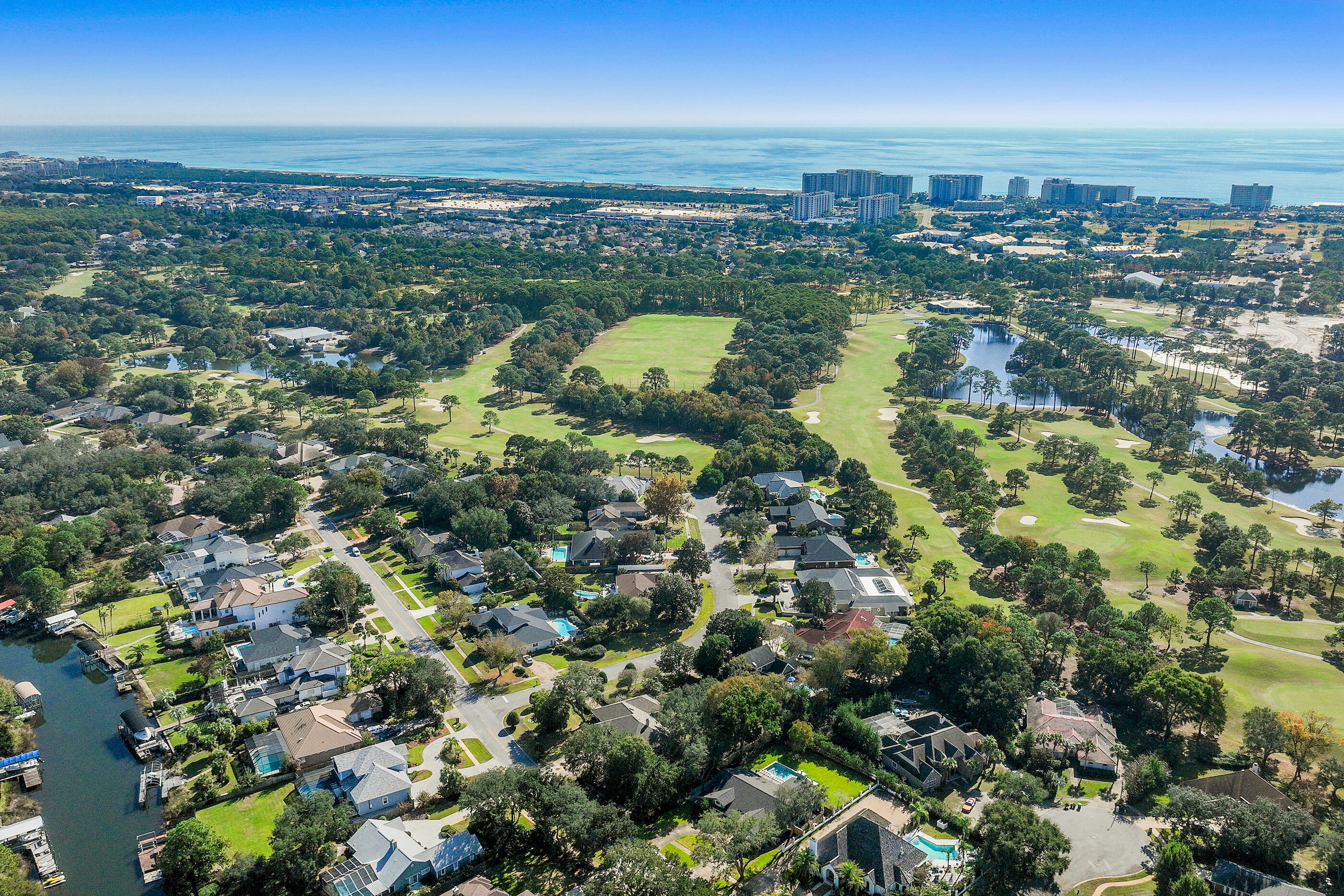 138 W Country Club Drive