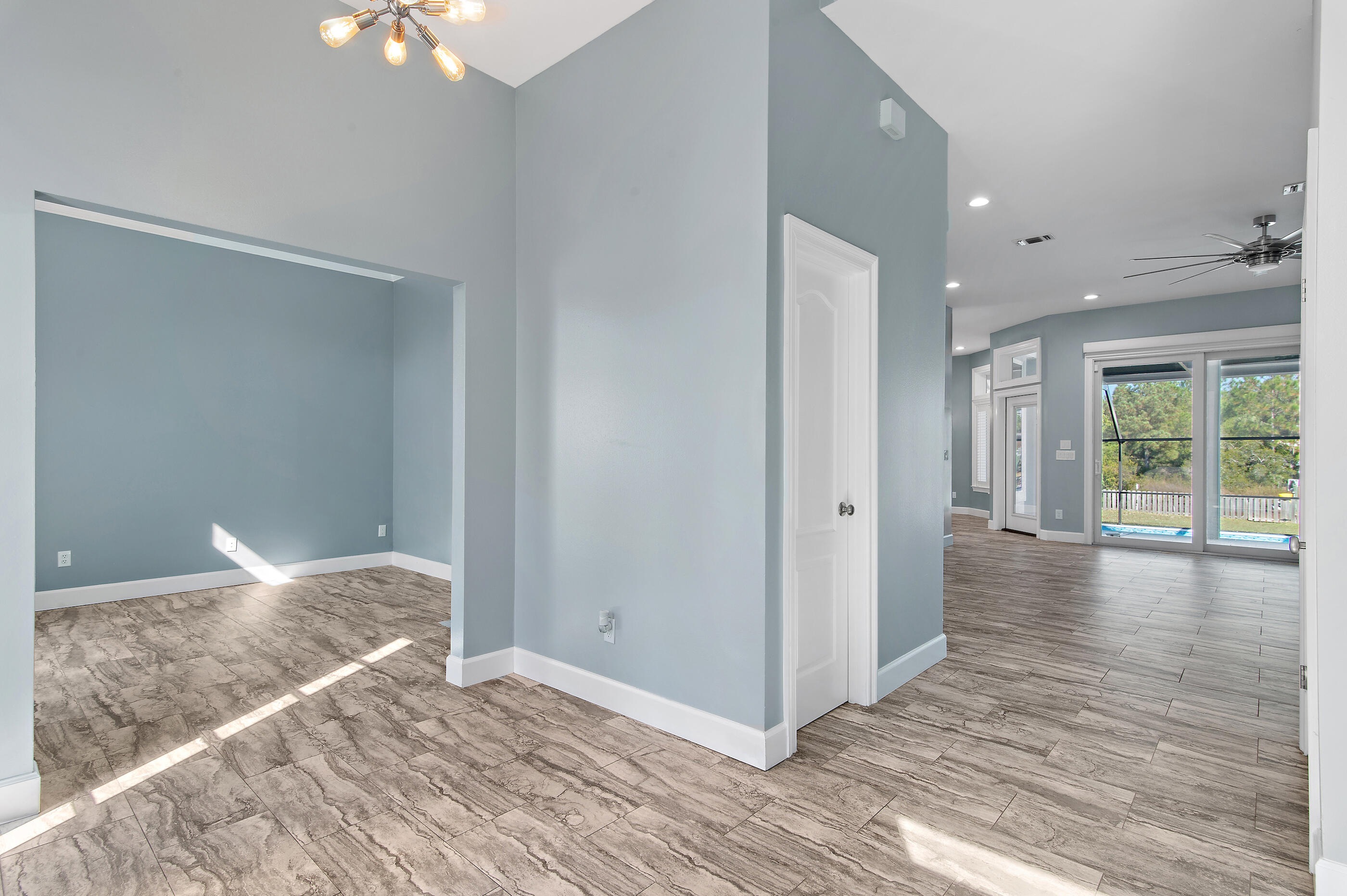 138 W Country Club Drive