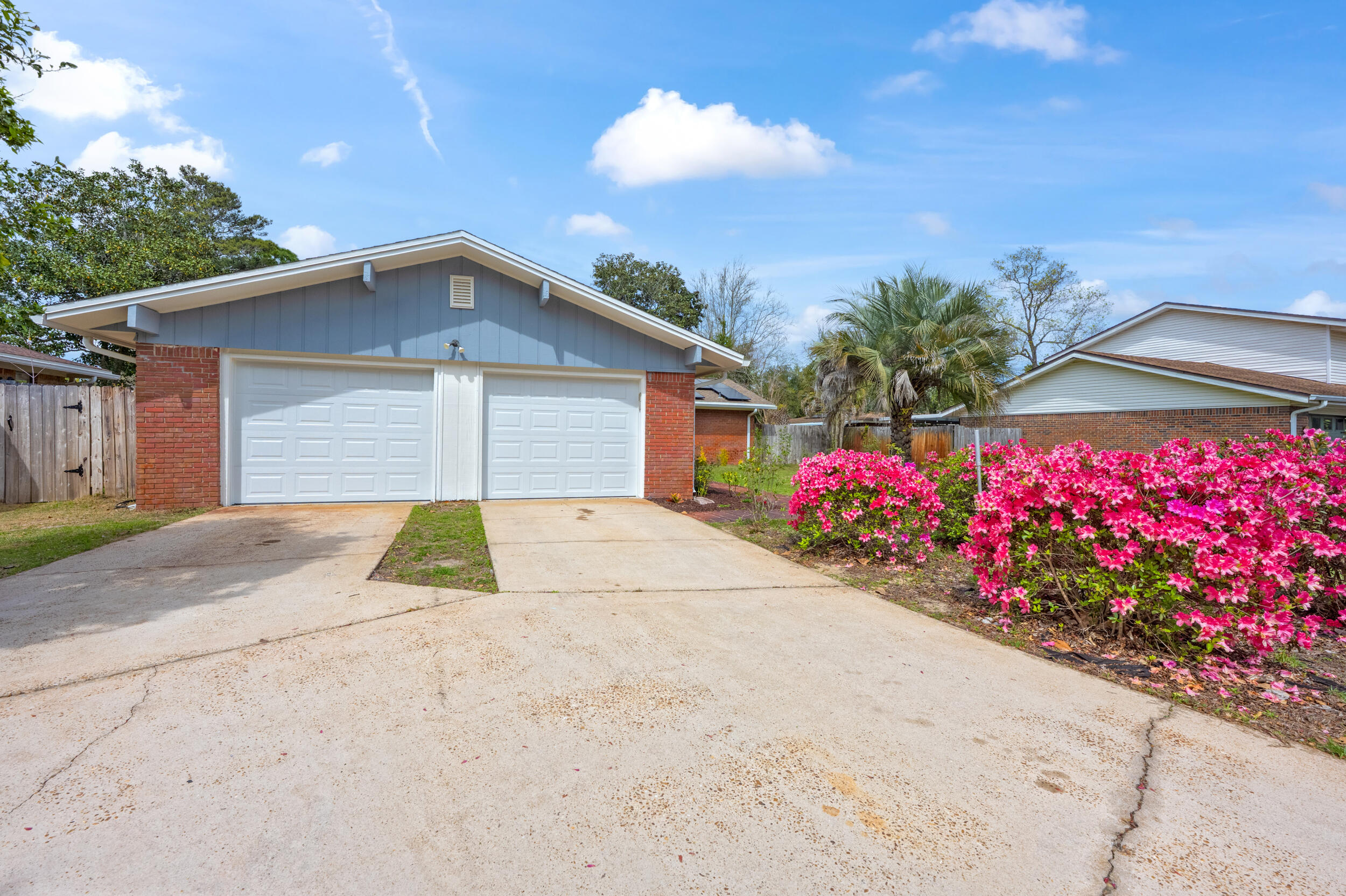 5 NW Cinderella Court