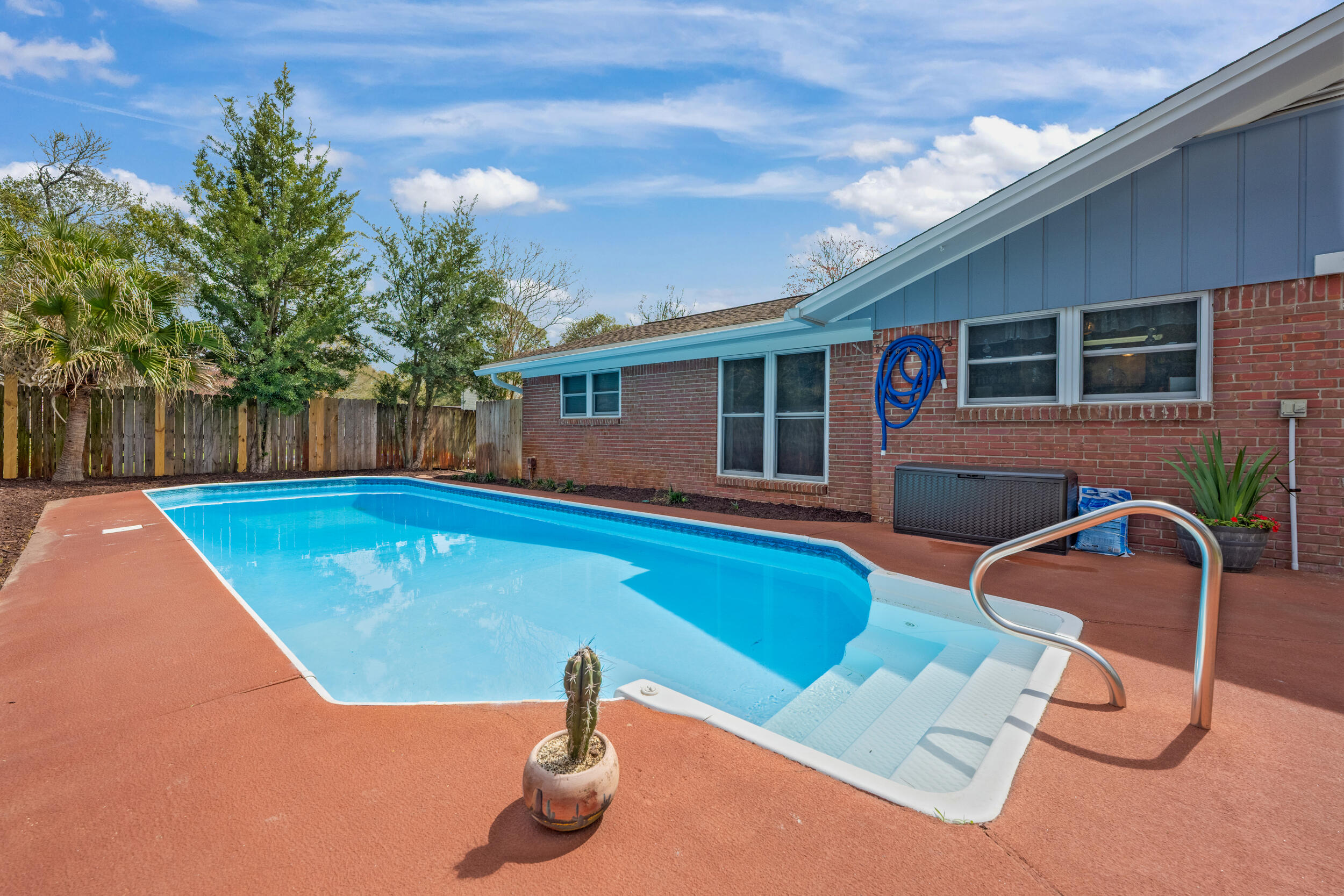5 NW Cinderella Court