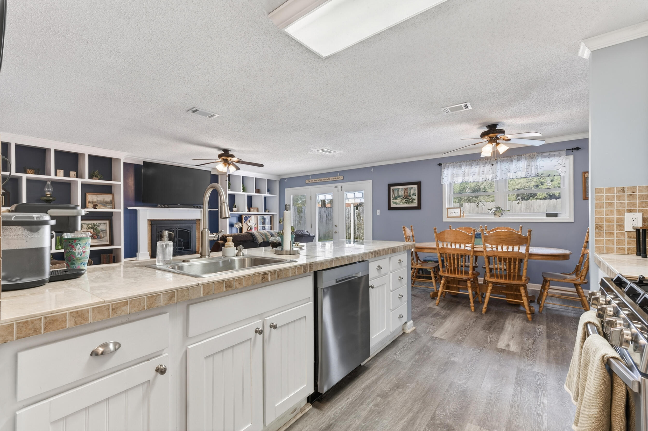 5 NW Cinderella Court