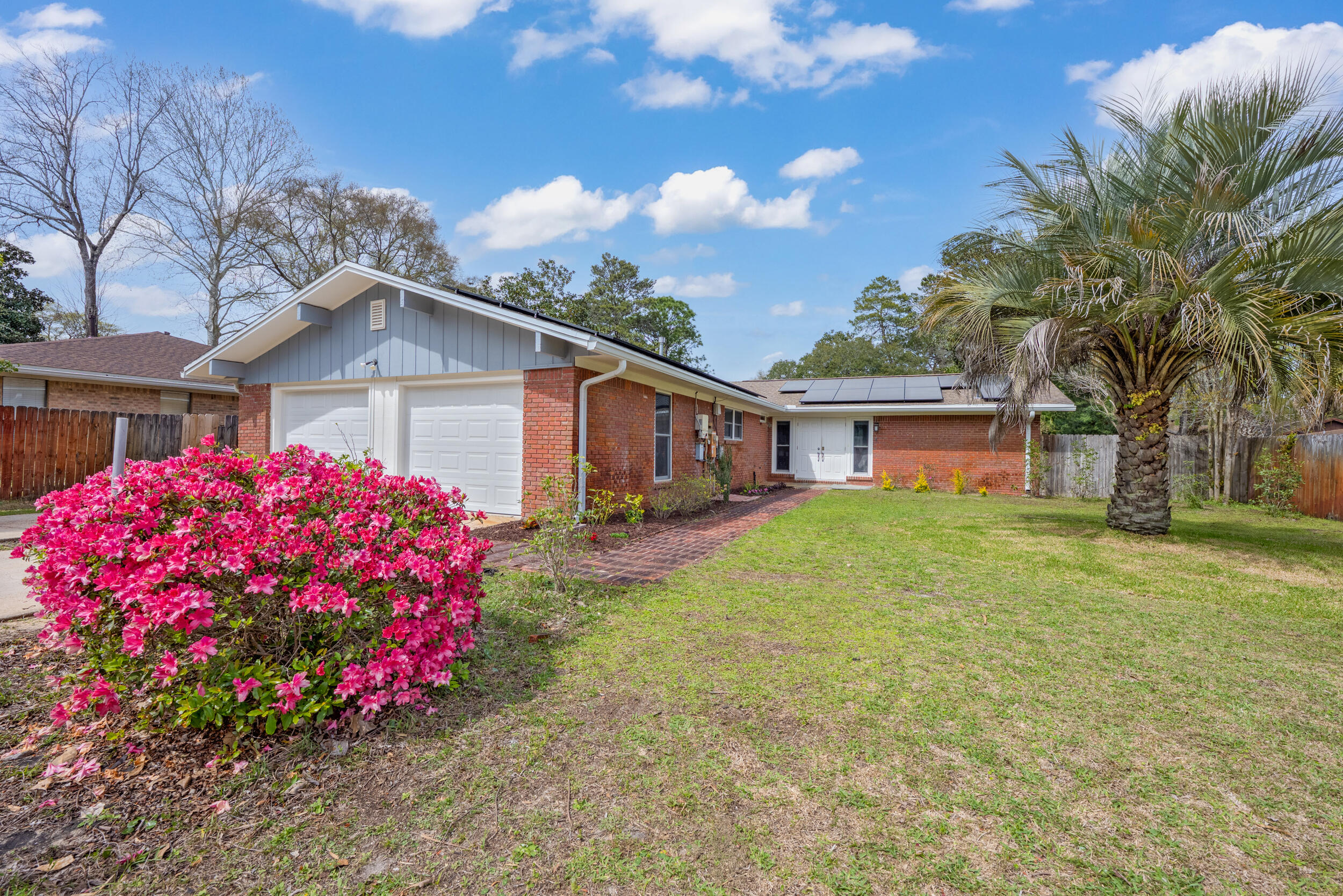 5 NW Cinderella Court