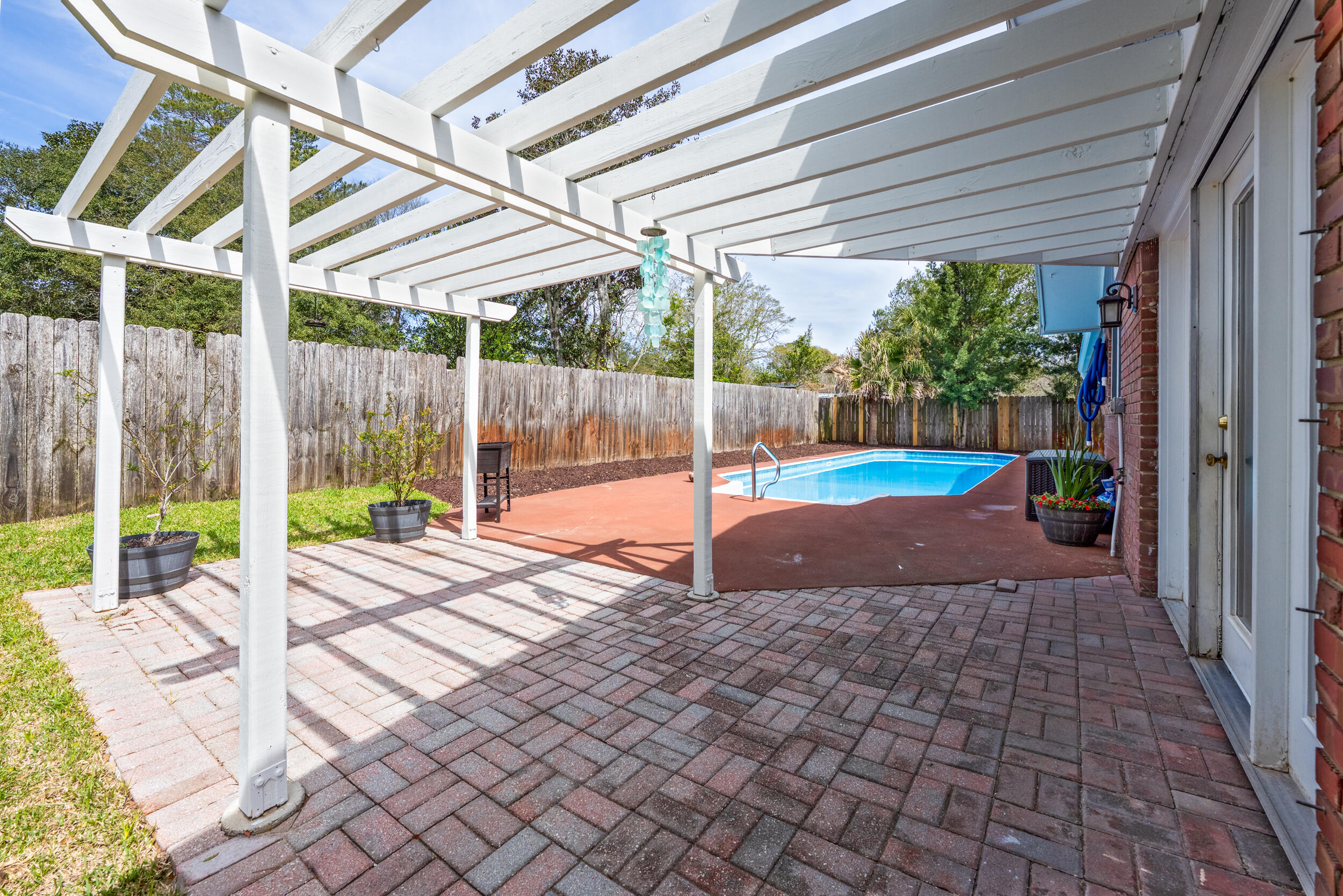 5 NW Cinderella Court