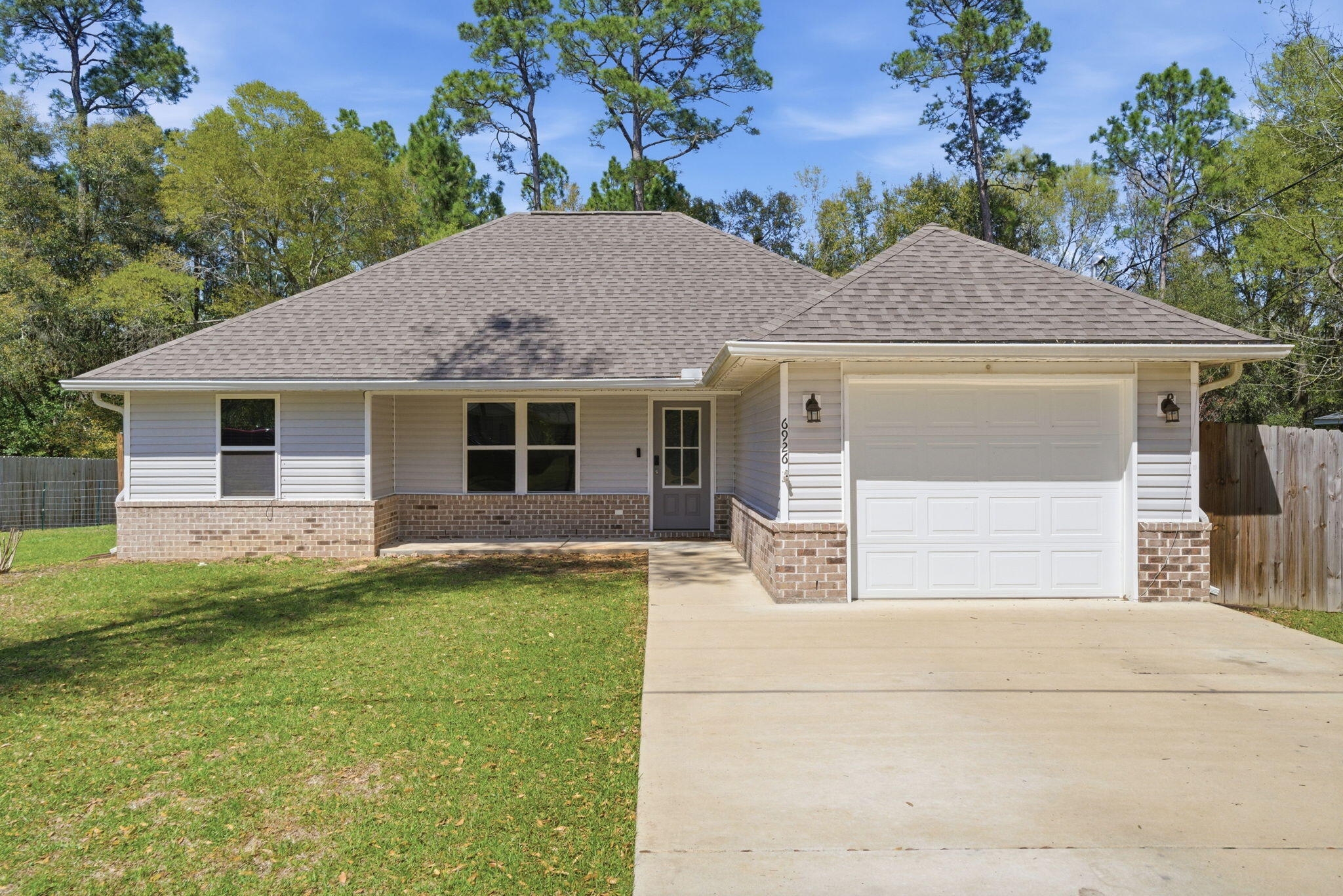 6926 N Trailride