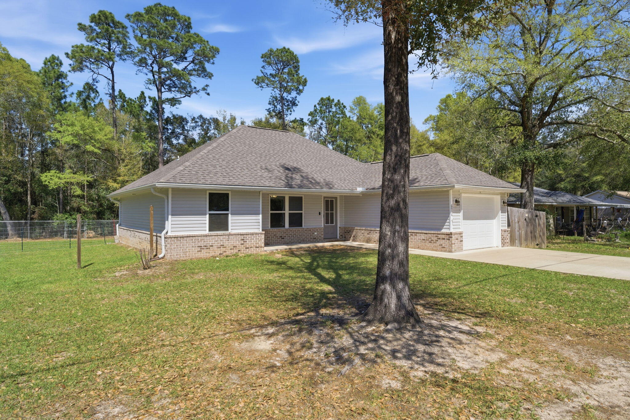 6926 N Trailride