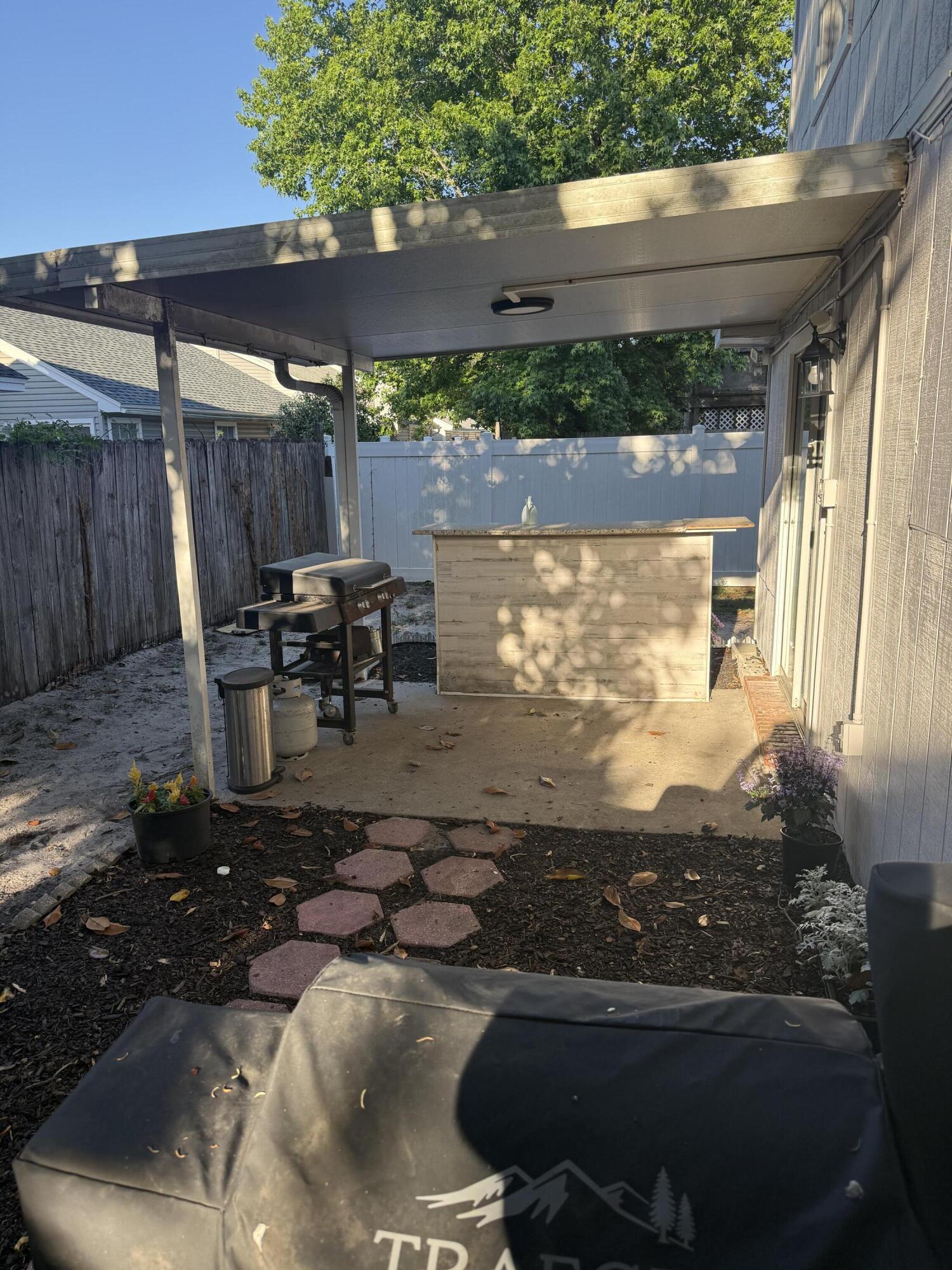 409 NW Adam Street