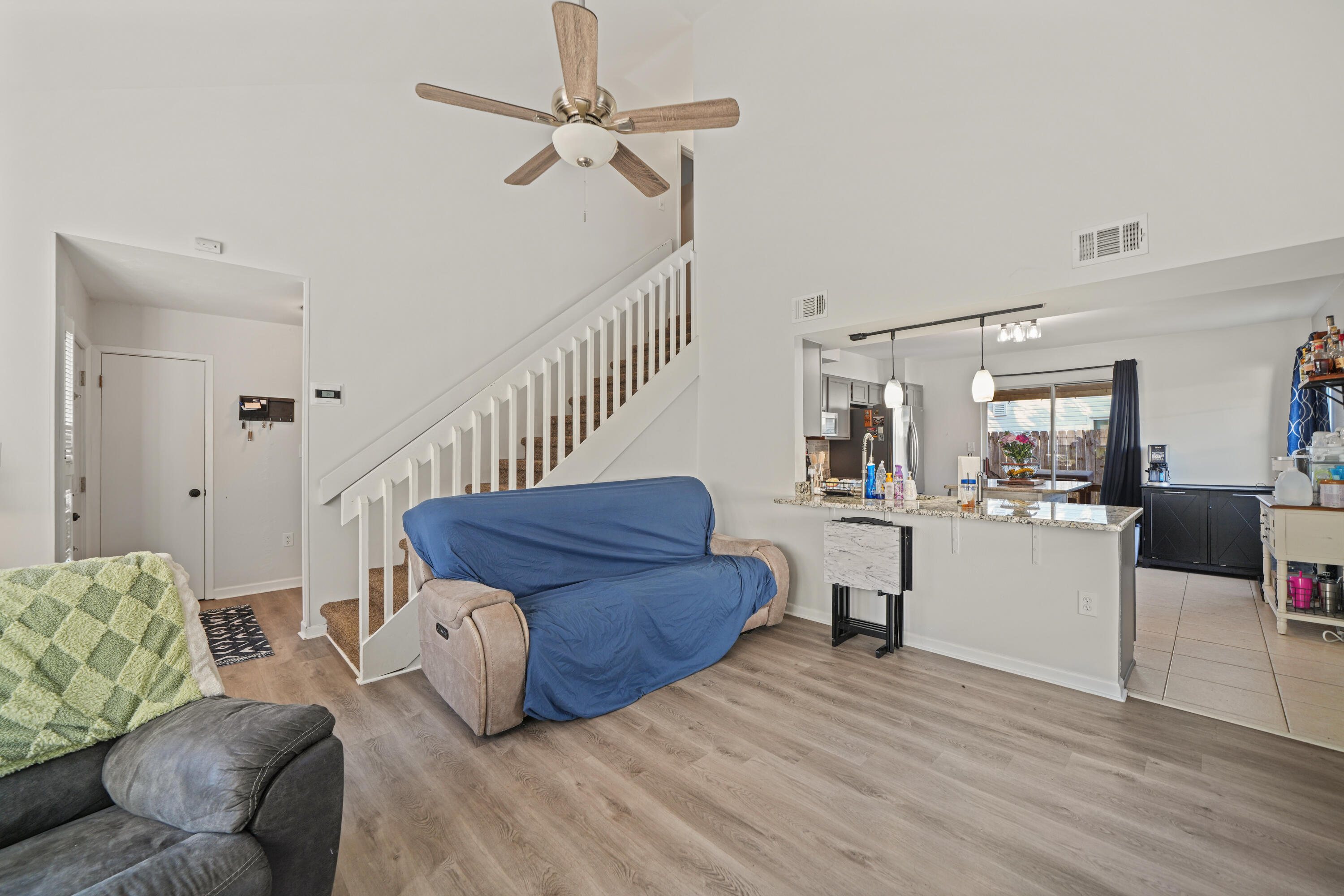 409 NW Adam Street