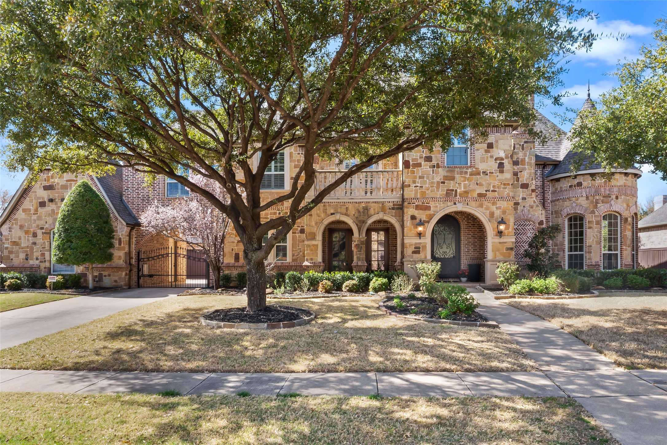 6908 Peters Path