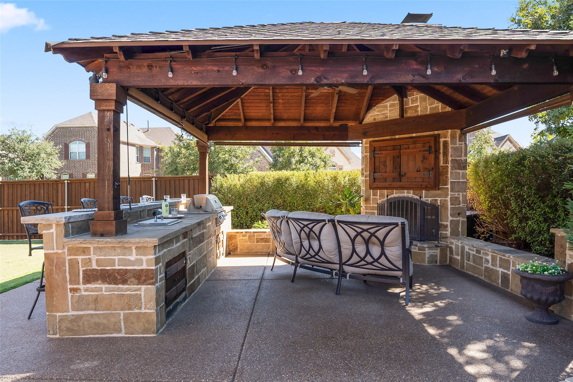 2822 Chatswood Drive
