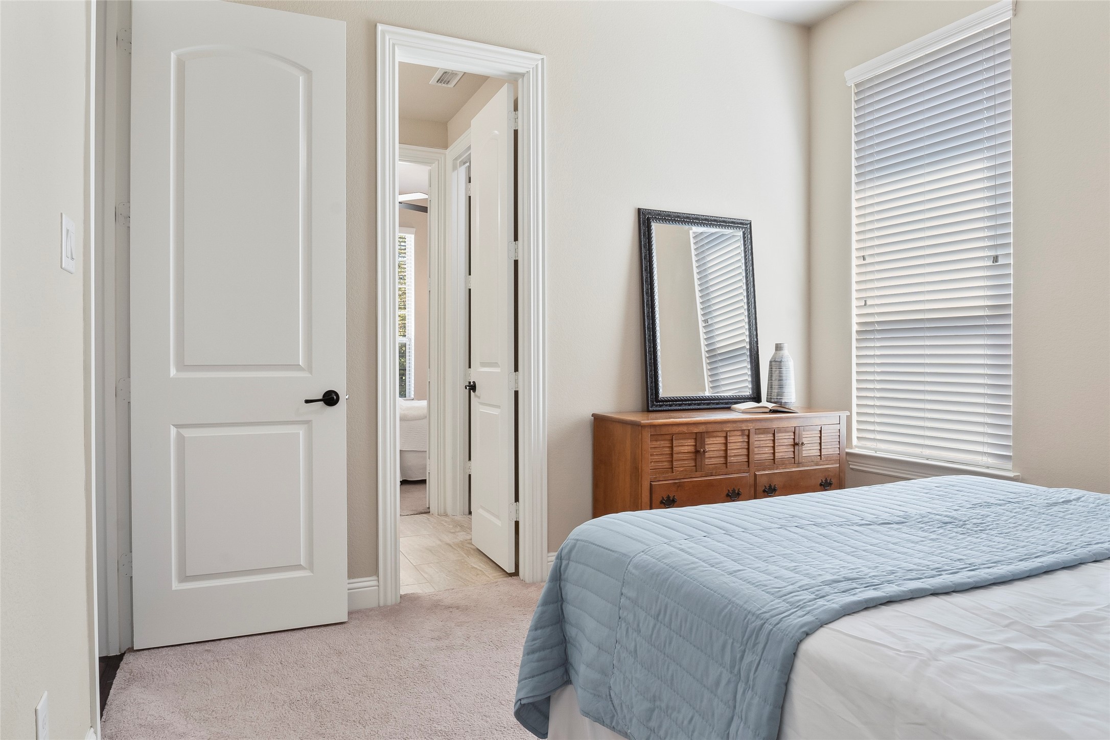 2822 Chatswood Drive