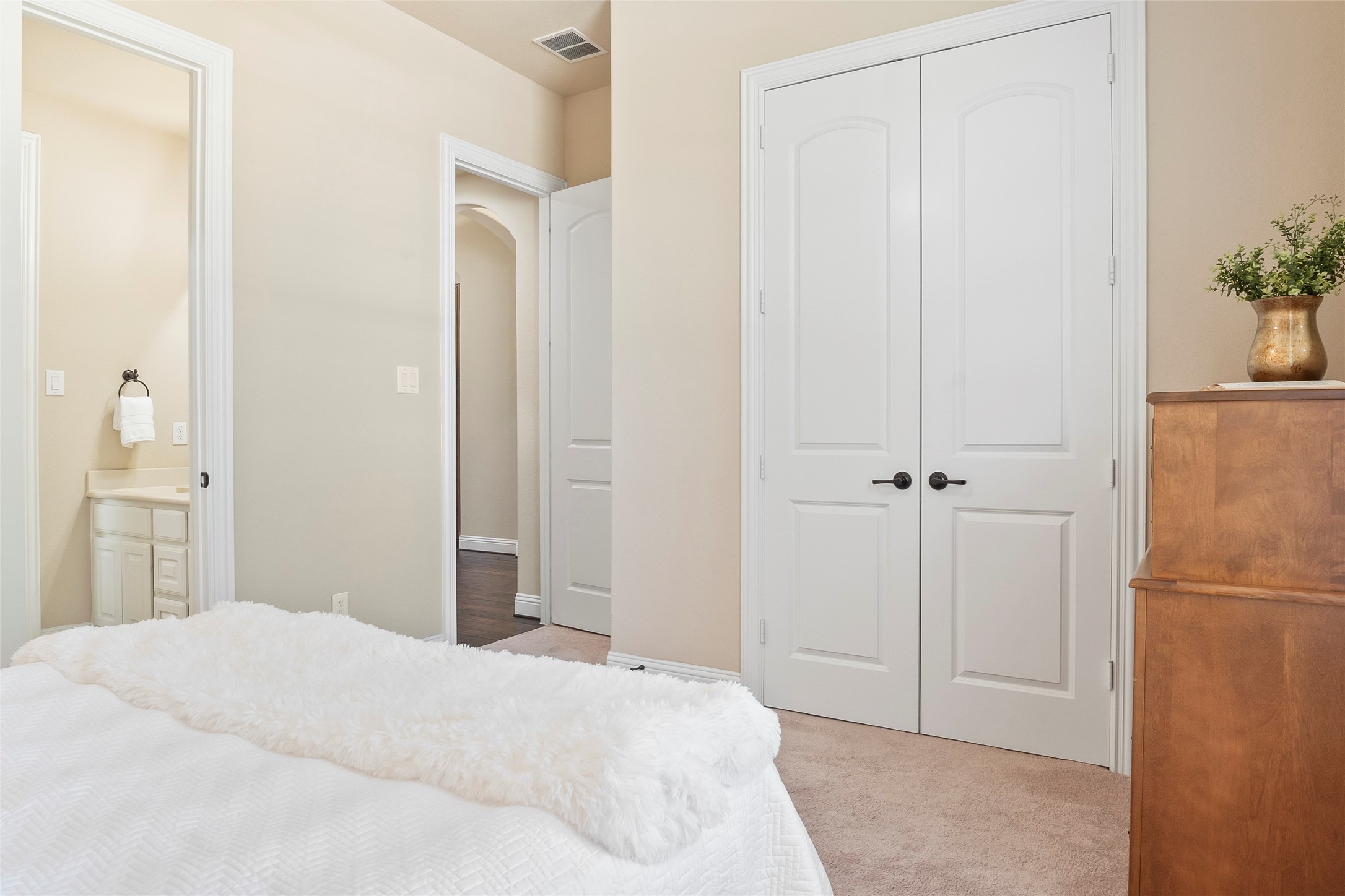 2822 Chatswood Drive