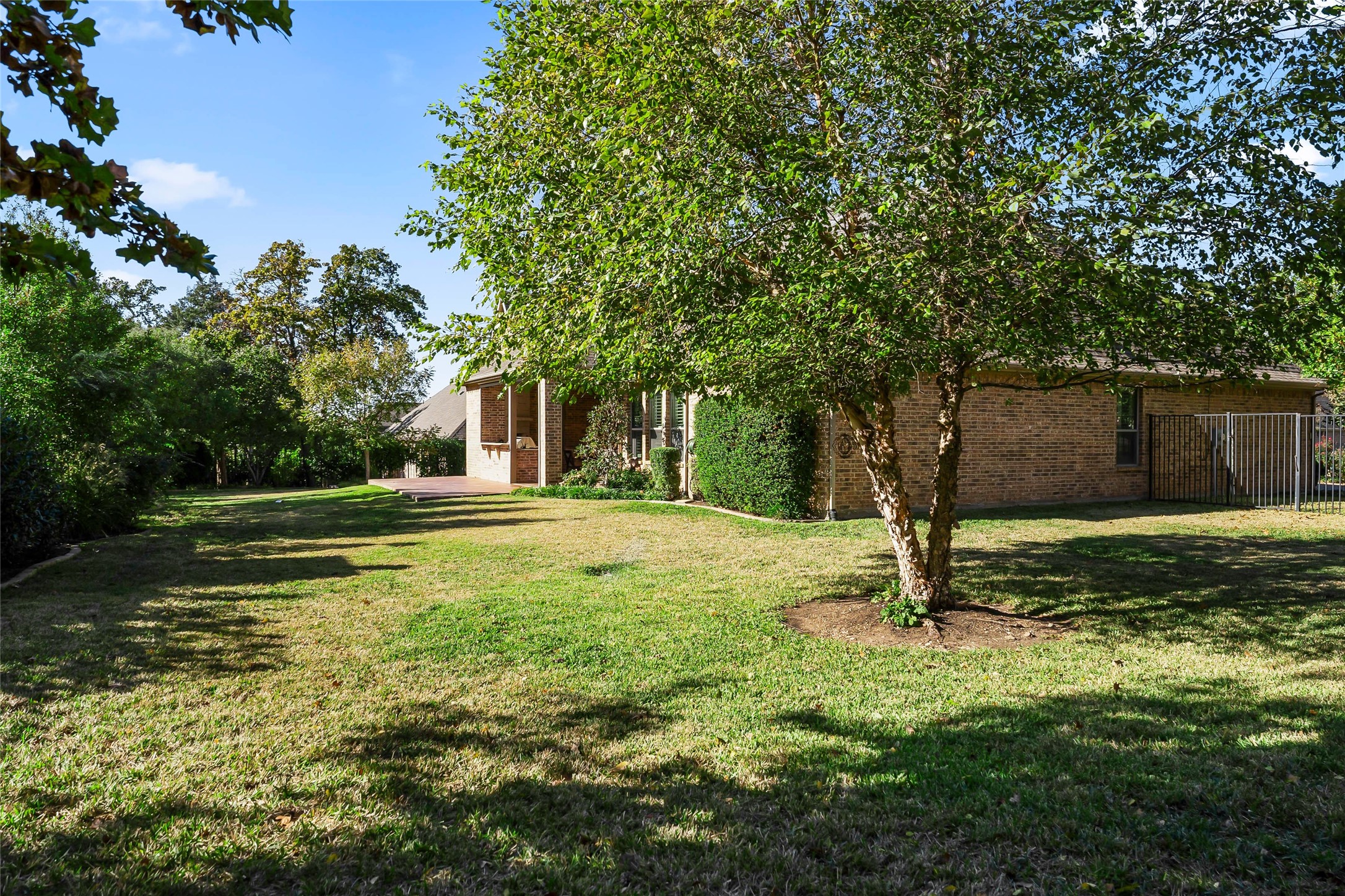 12 Rochester Court