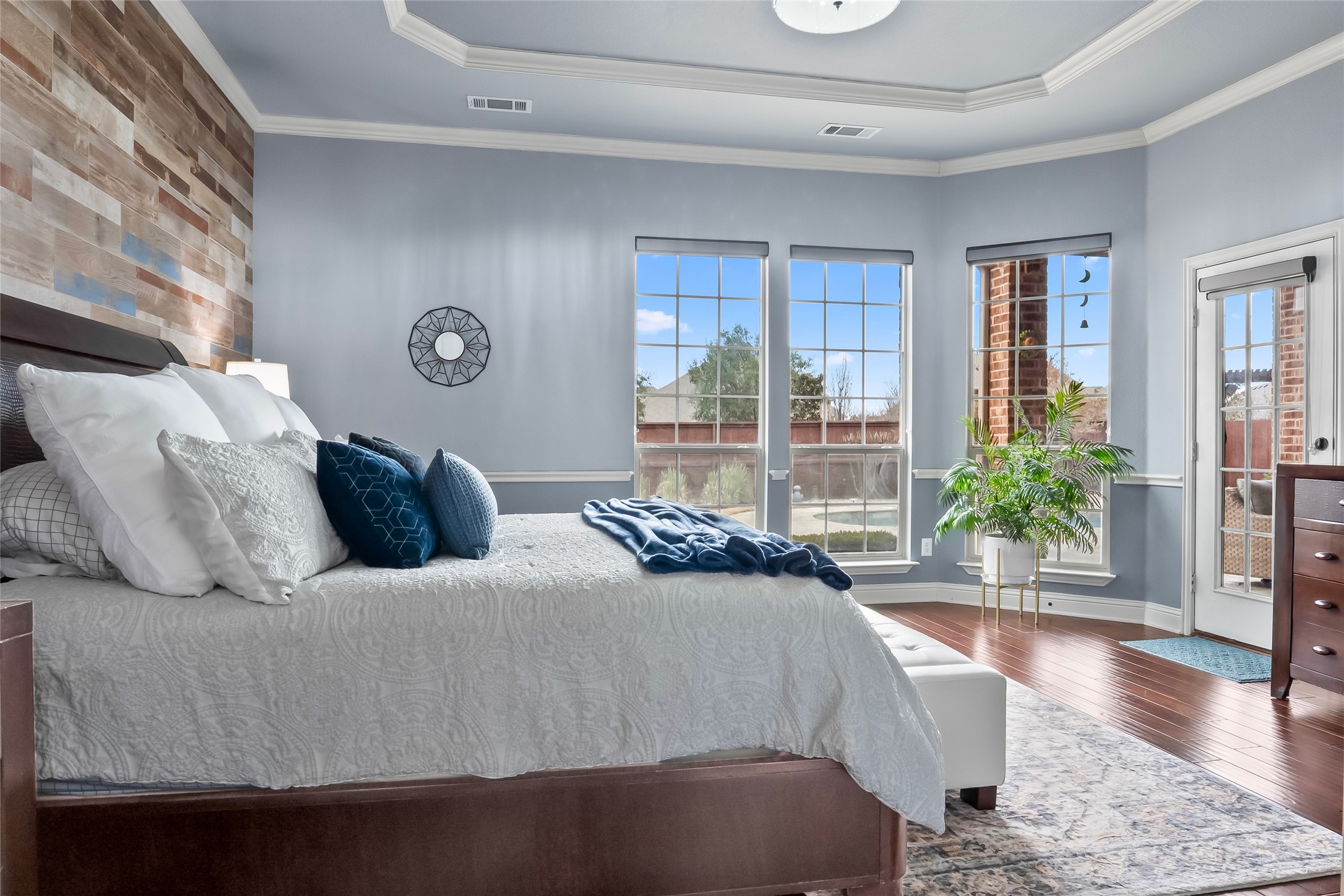 2418 Strathfield Lane