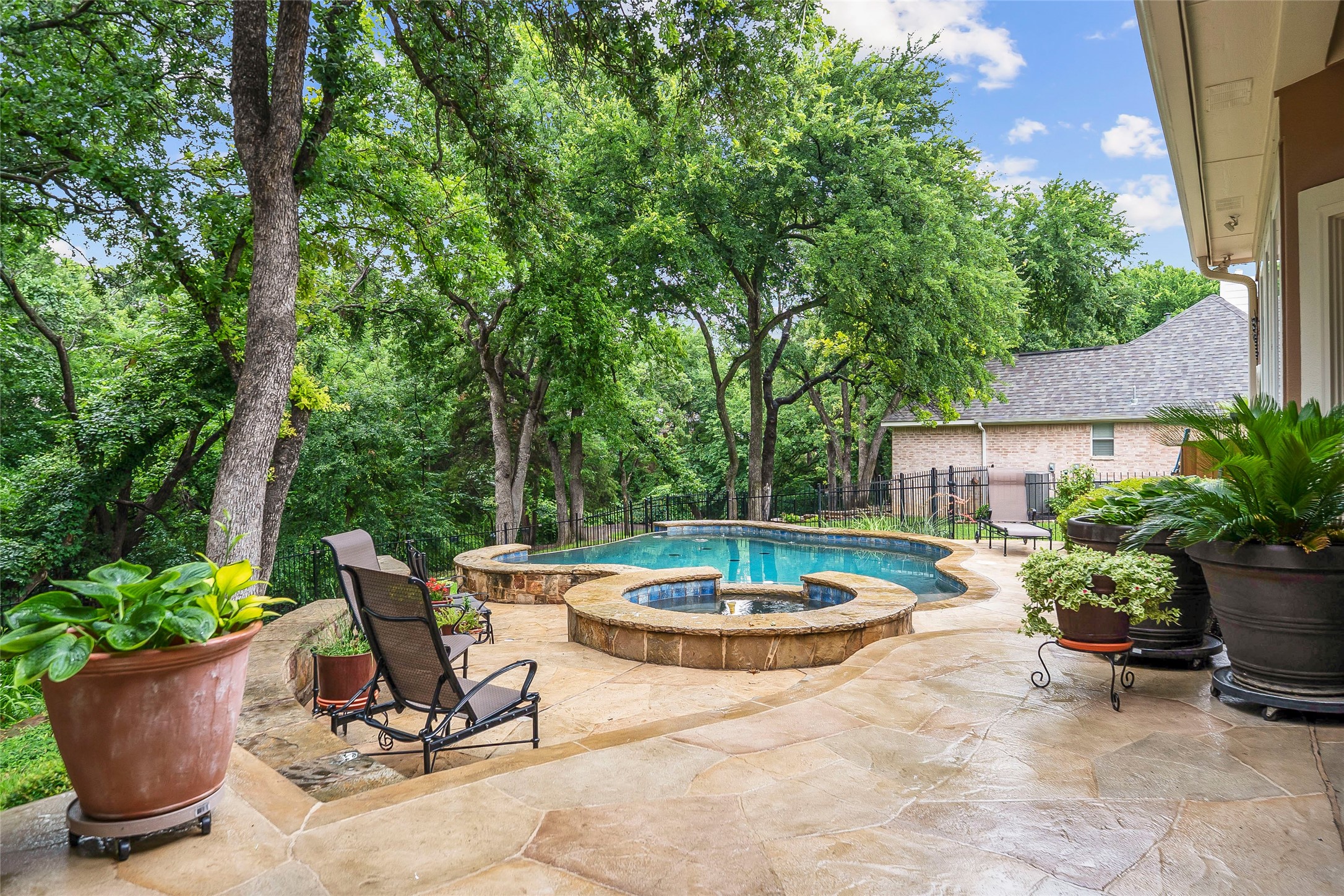 8 Brook Hollow Lane