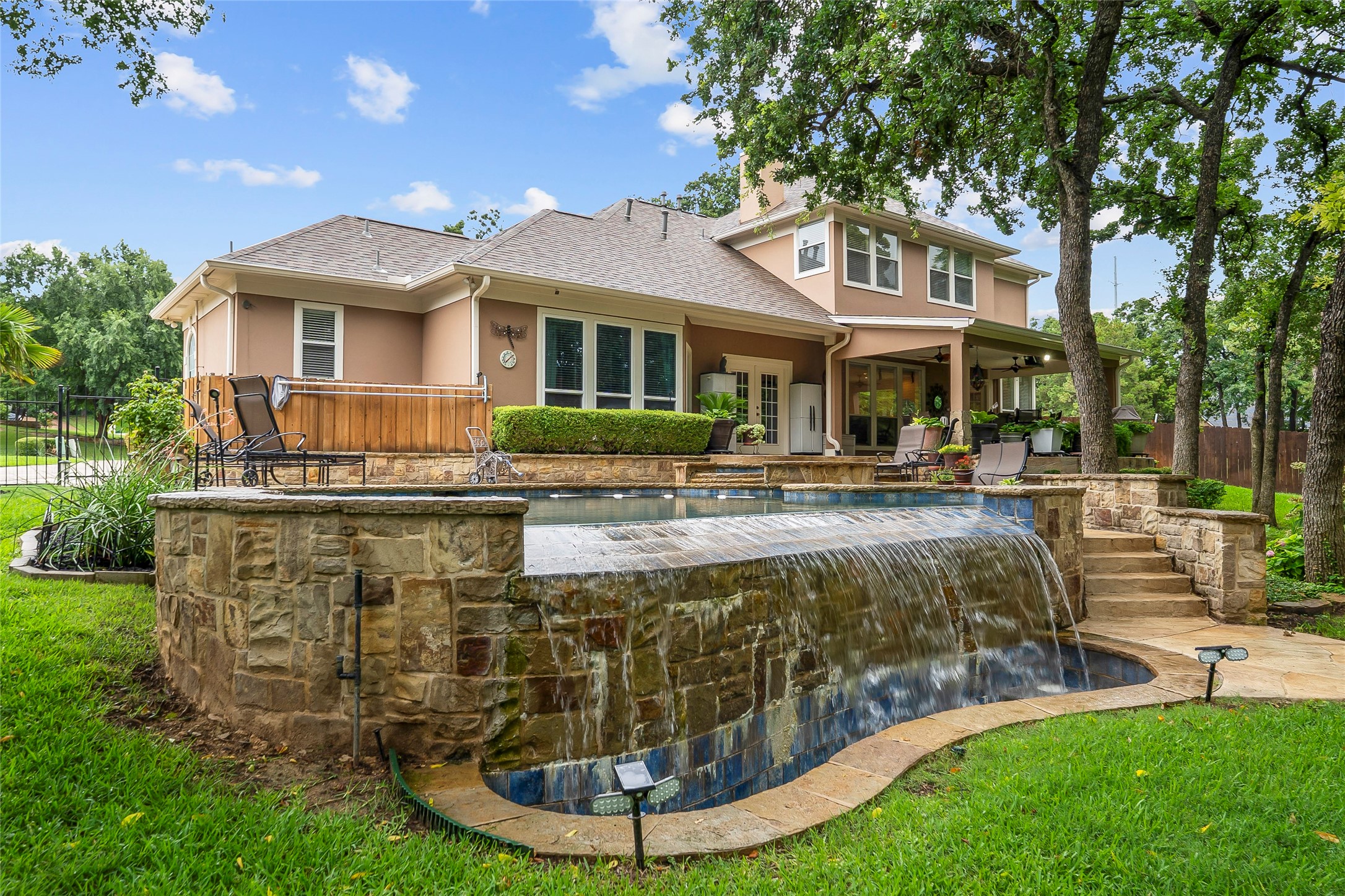 8 Brook Hollow Lane