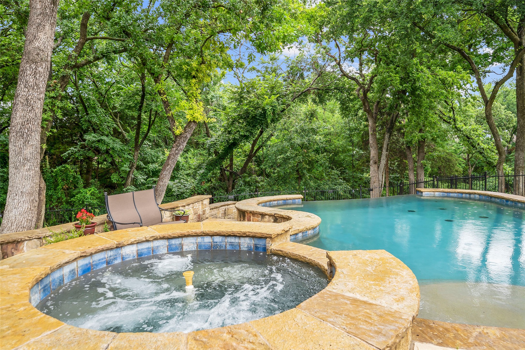 8 Brook Hollow Lane