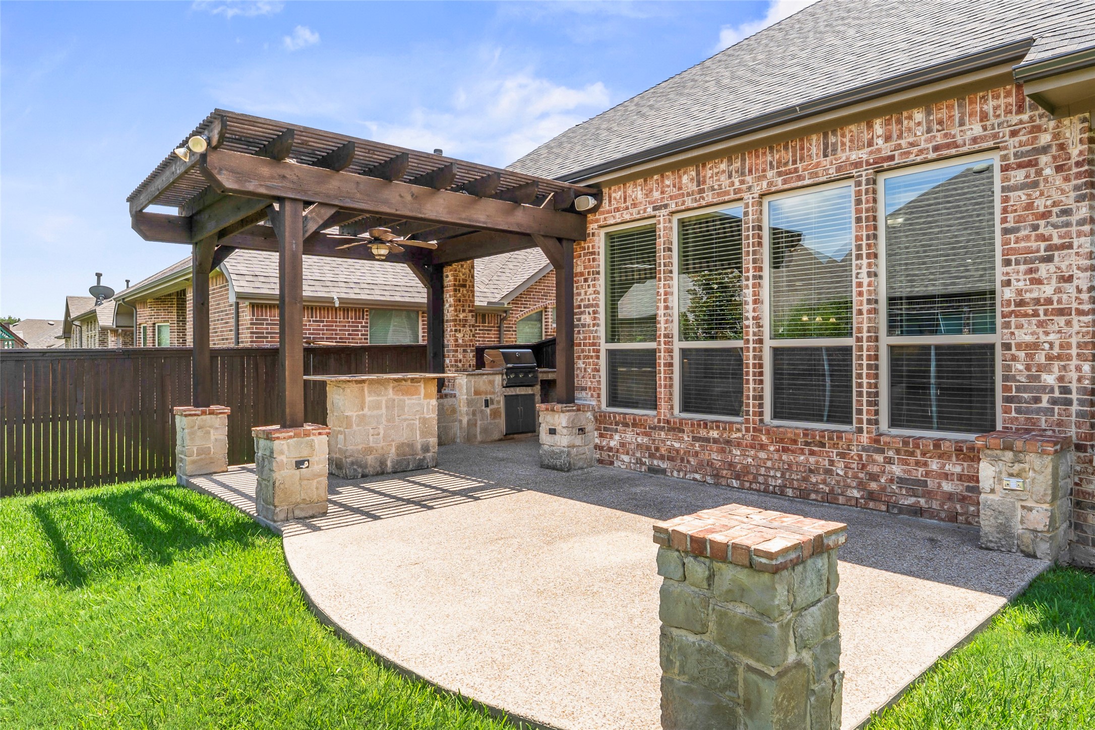 2832 Earl Drive