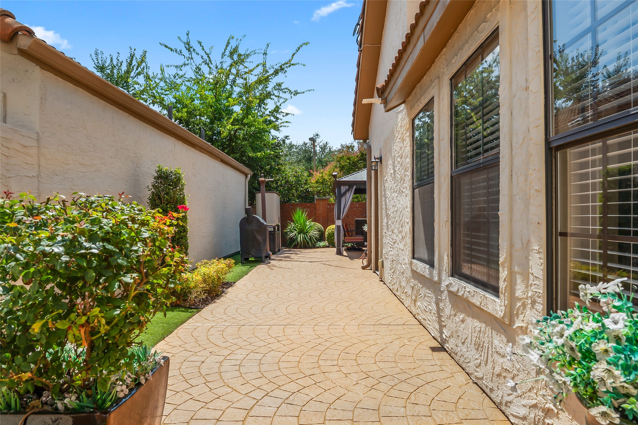 619 Mission Circle