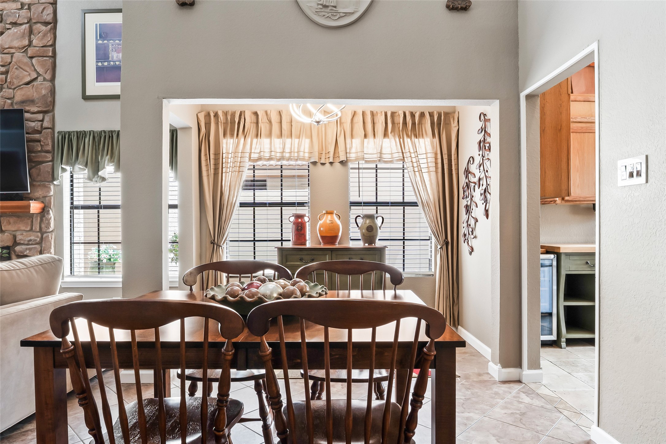 619 Mission Circle