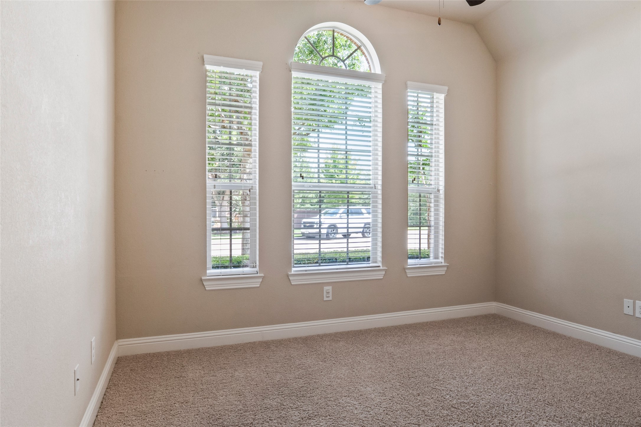 2801 Sherwood Drive