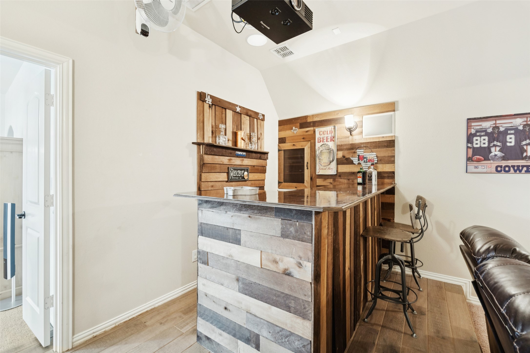 2743 Chatswood Drive