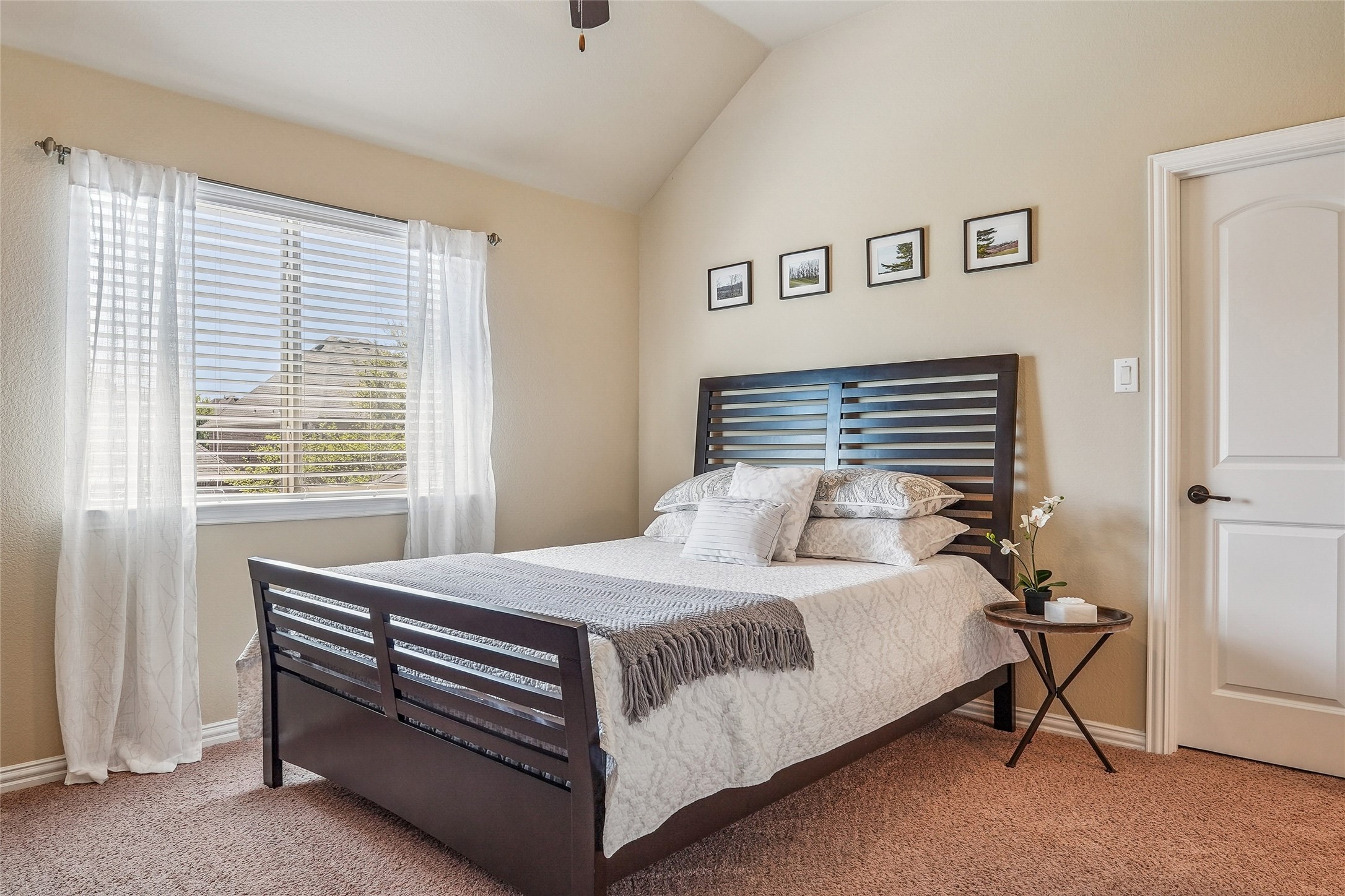 2548 Kensington Lane