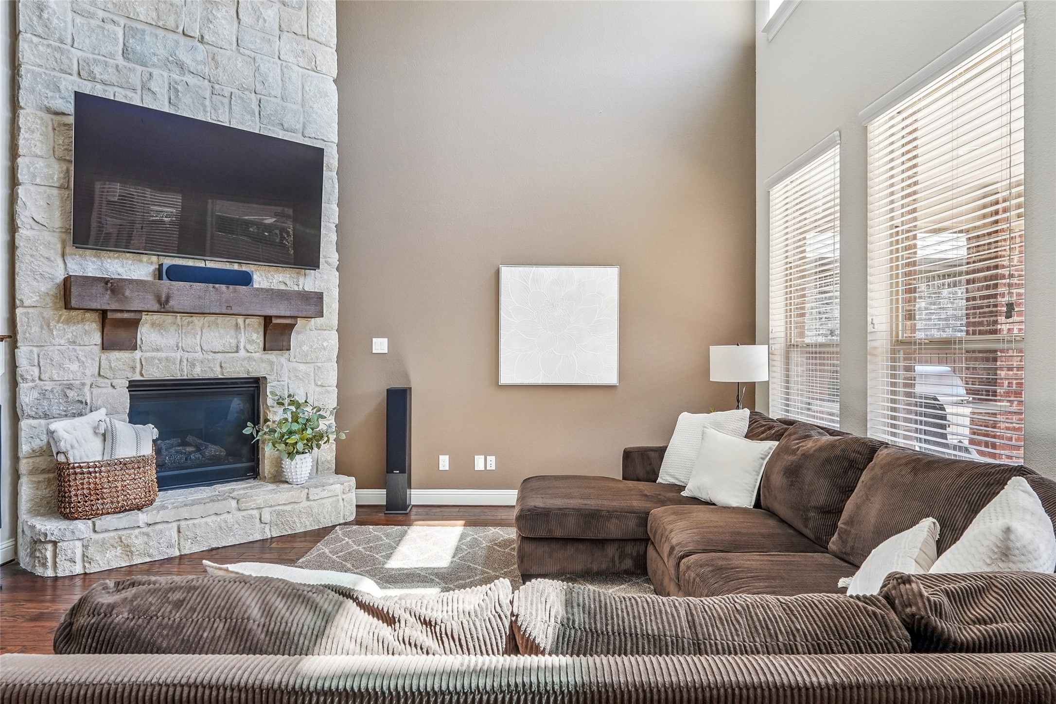 2548 Kensington Lane