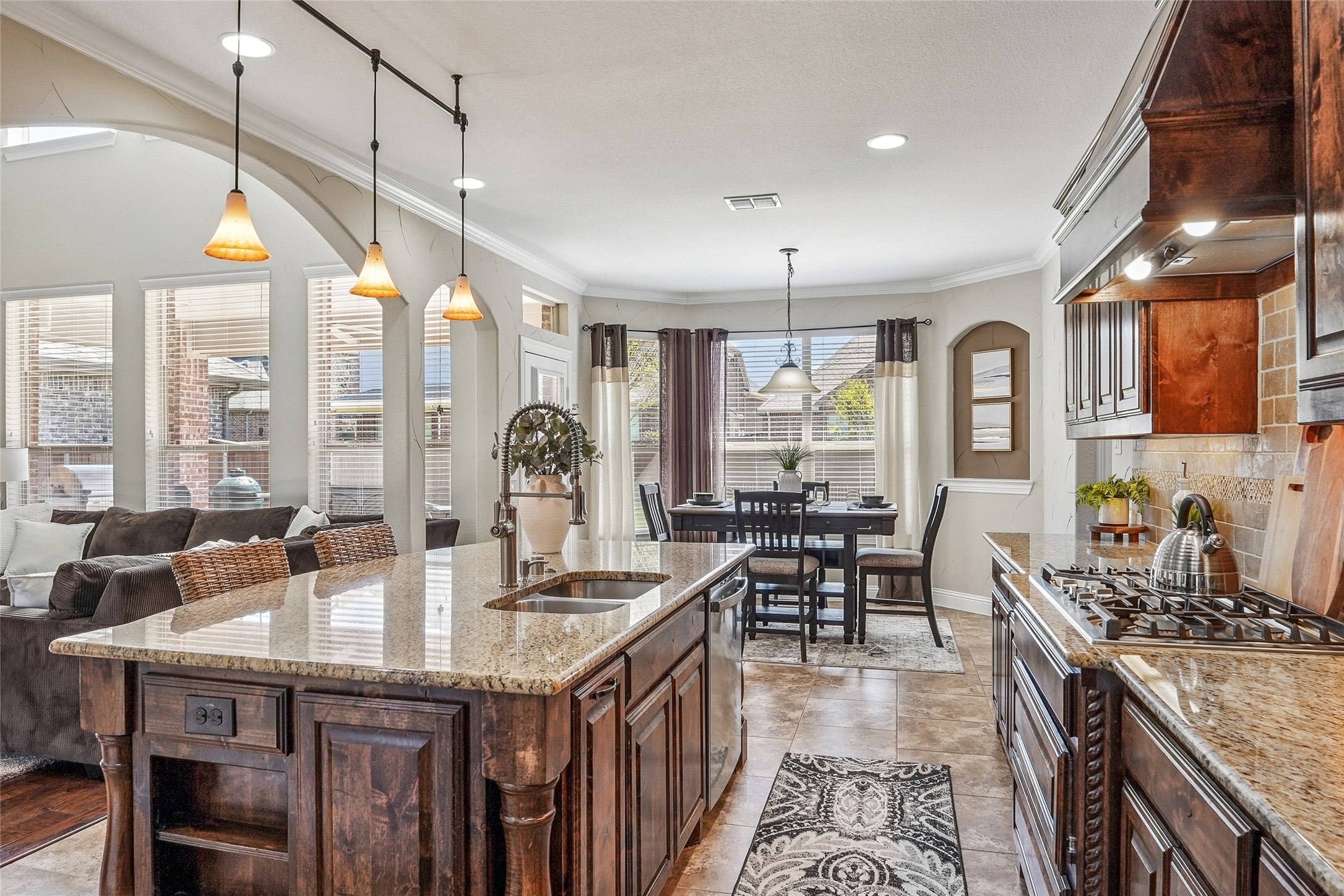 2548 Kensington Lane