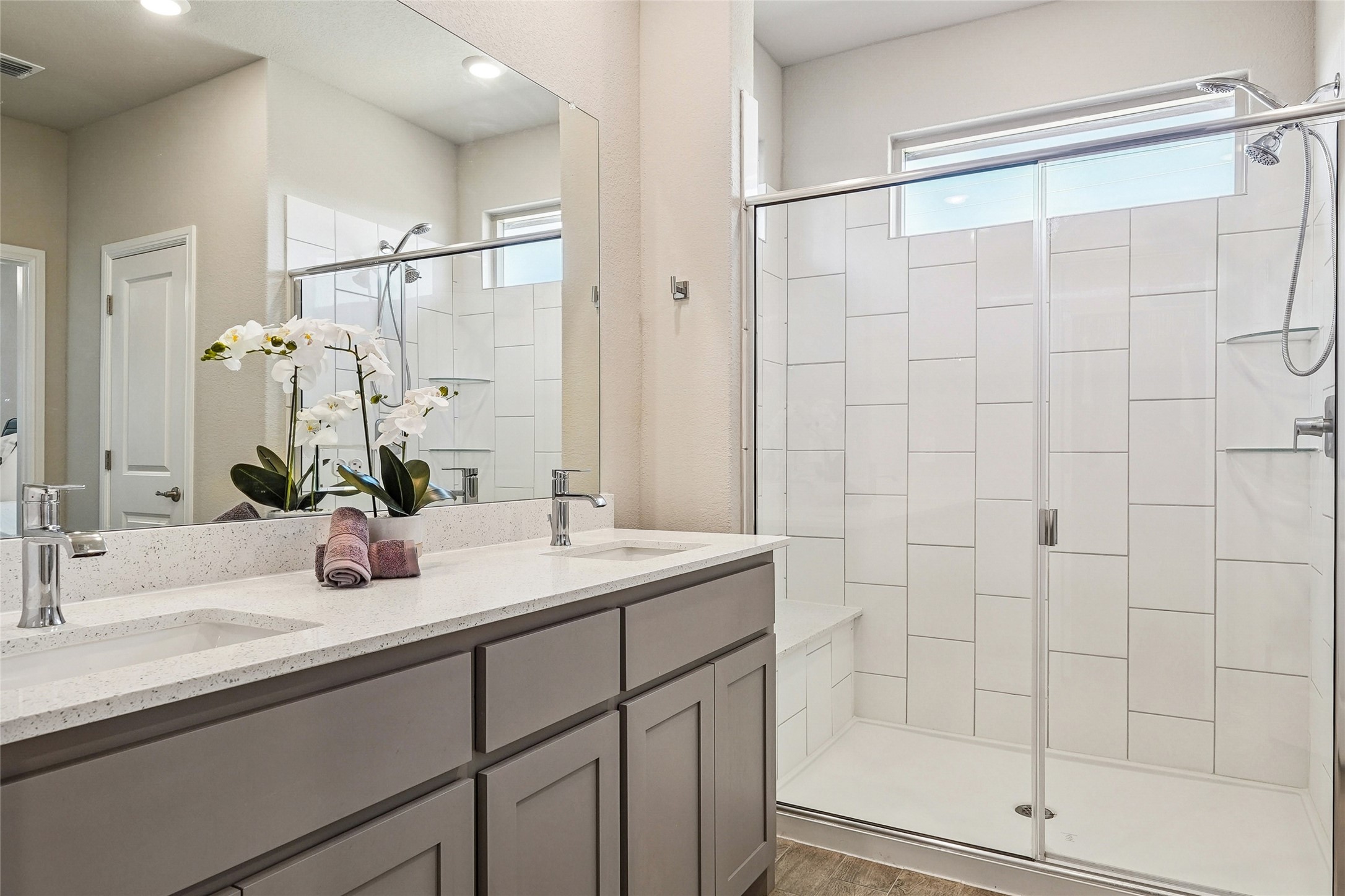 1041 Southwark Drive