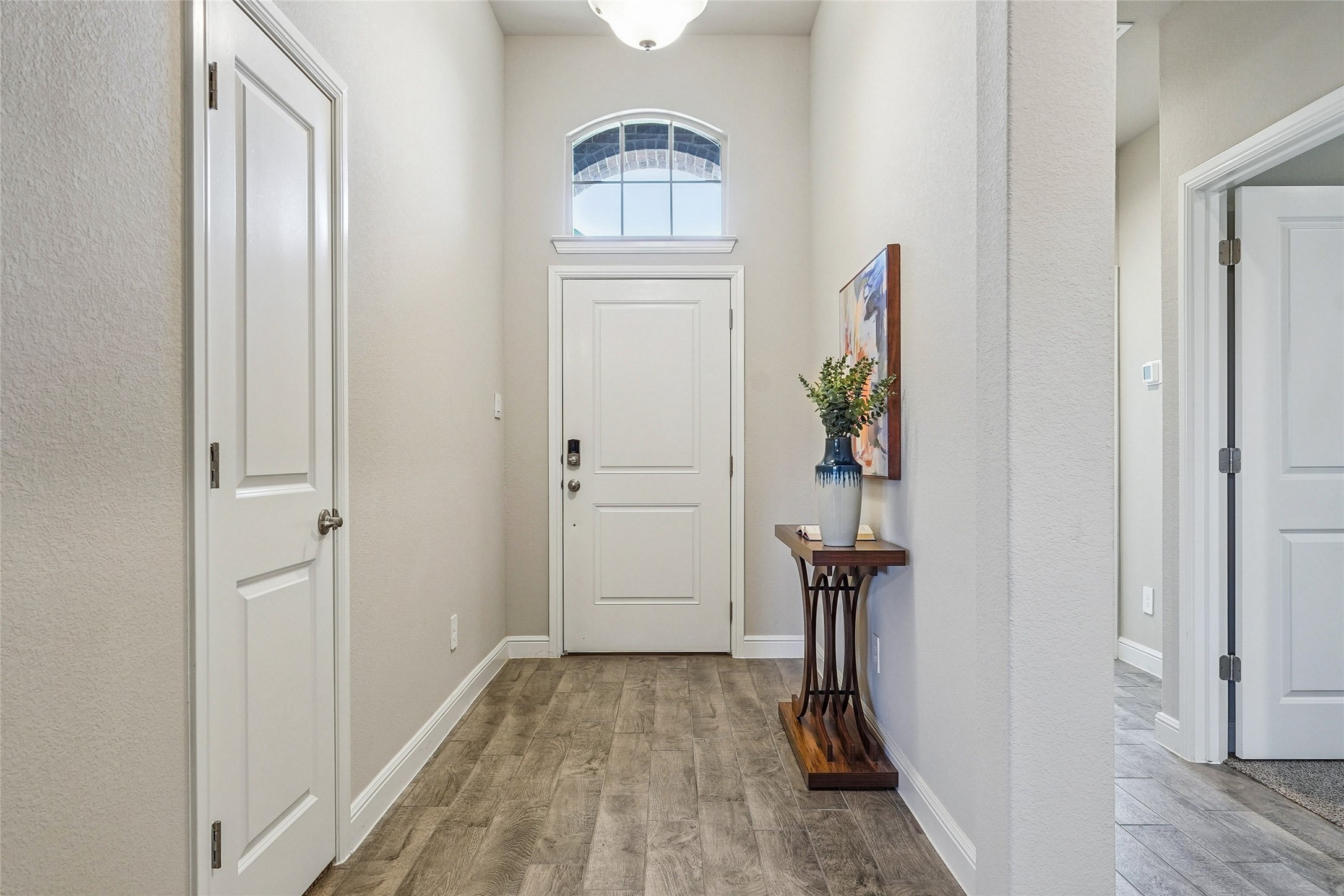 1041 Southwark Drive