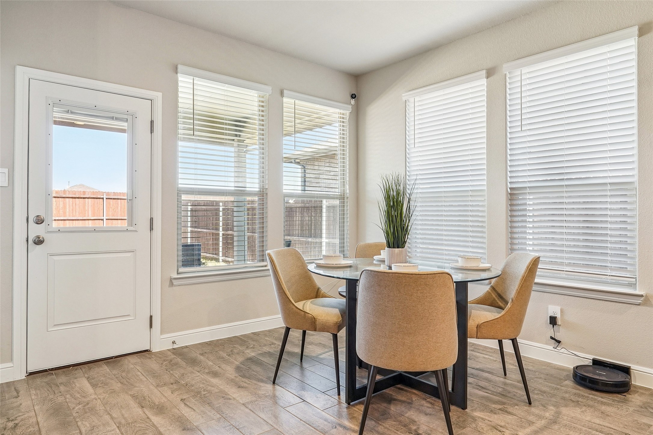 1041 Southwark Drive