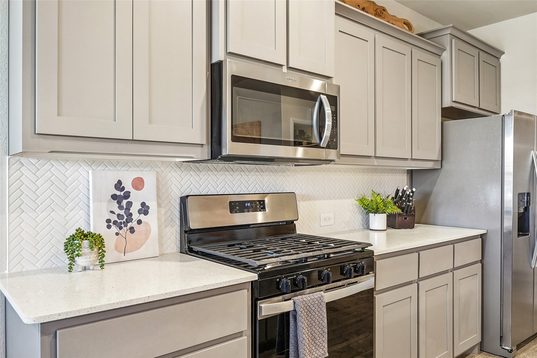 1041 Southwark Drive