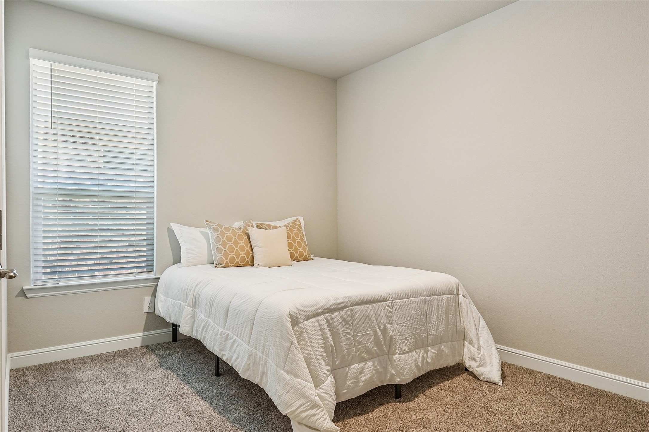 1041 Southwark Drive