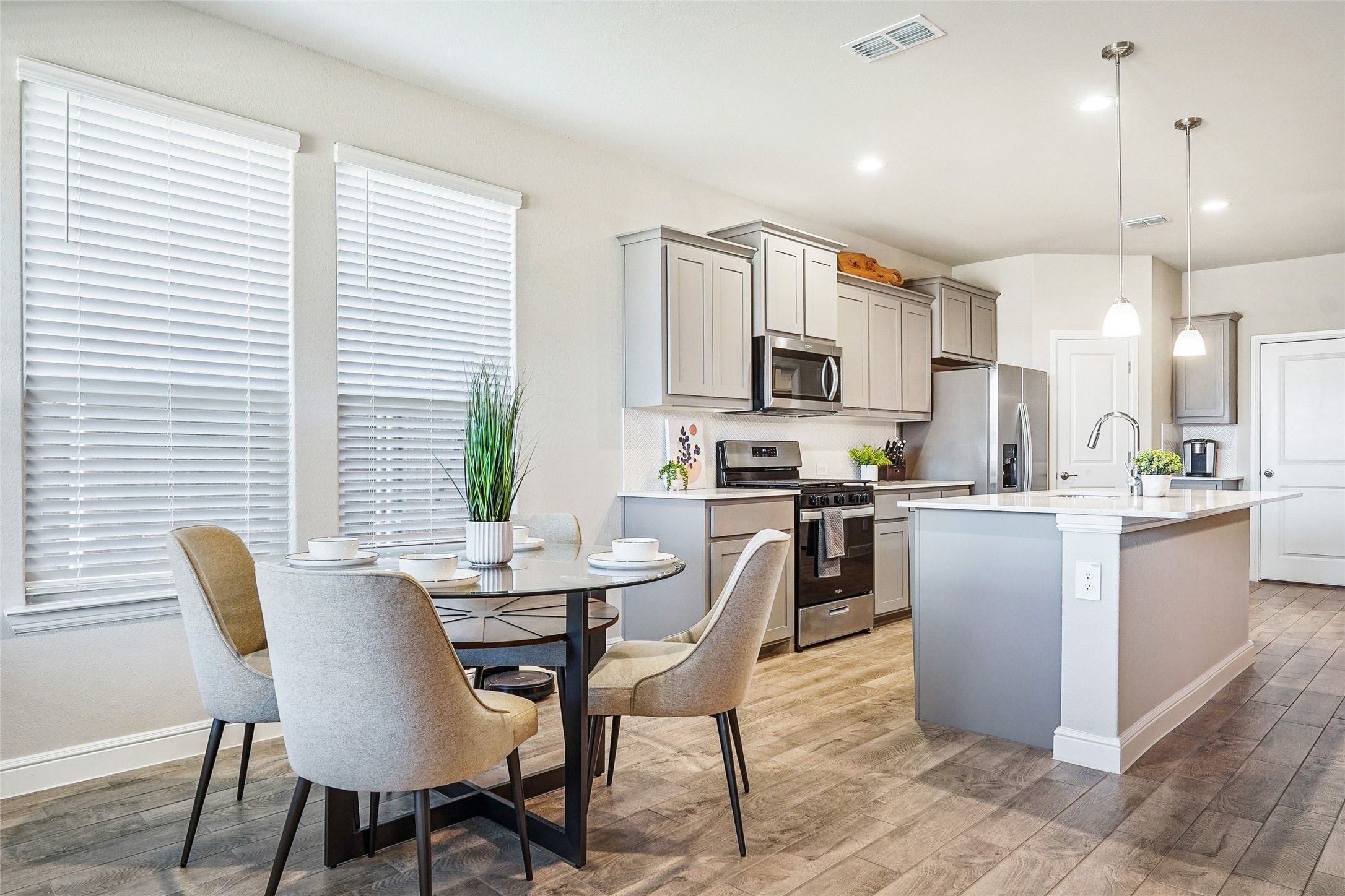 1041 Southwark Drive