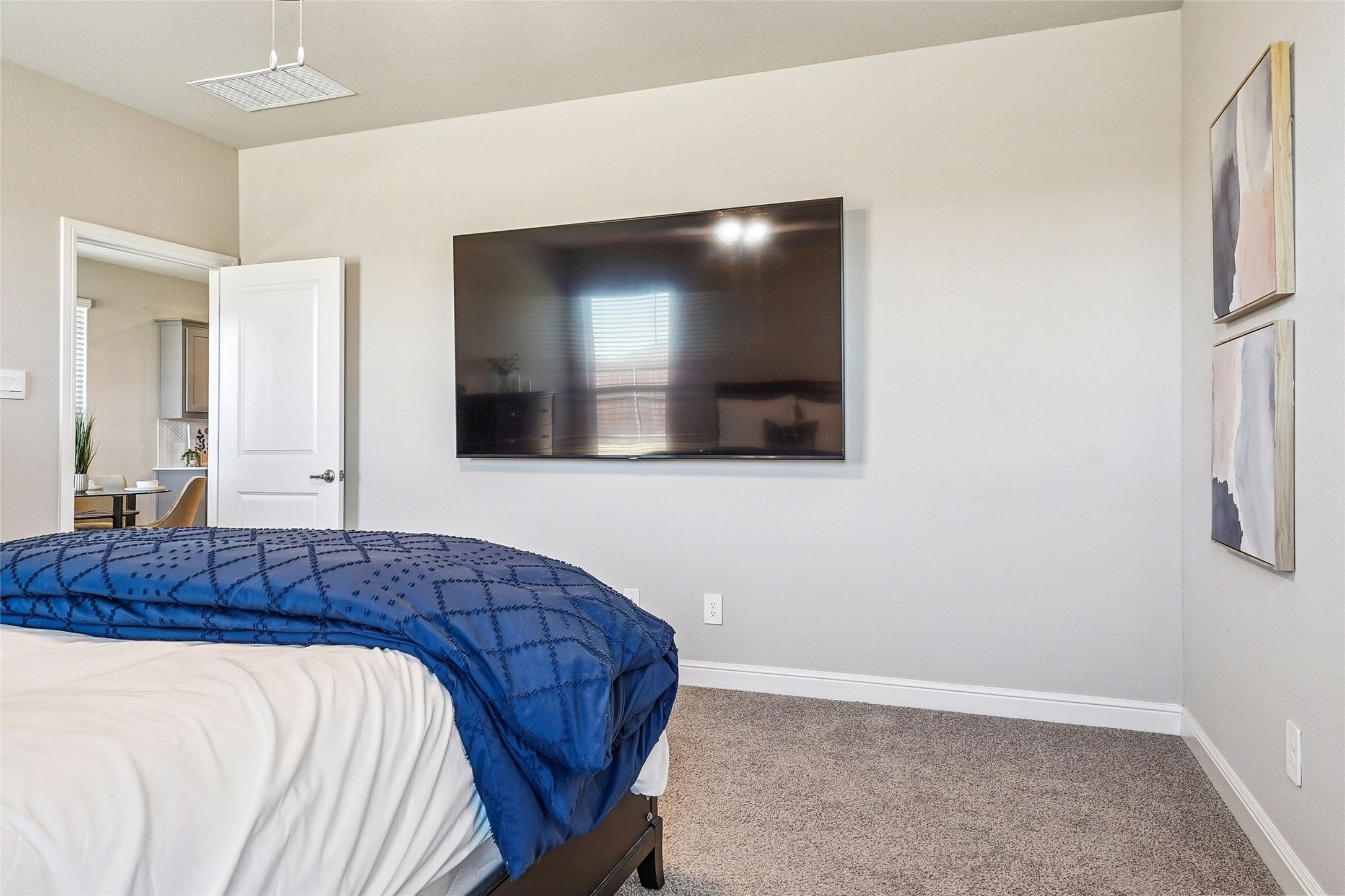 1041 Southwark Drive