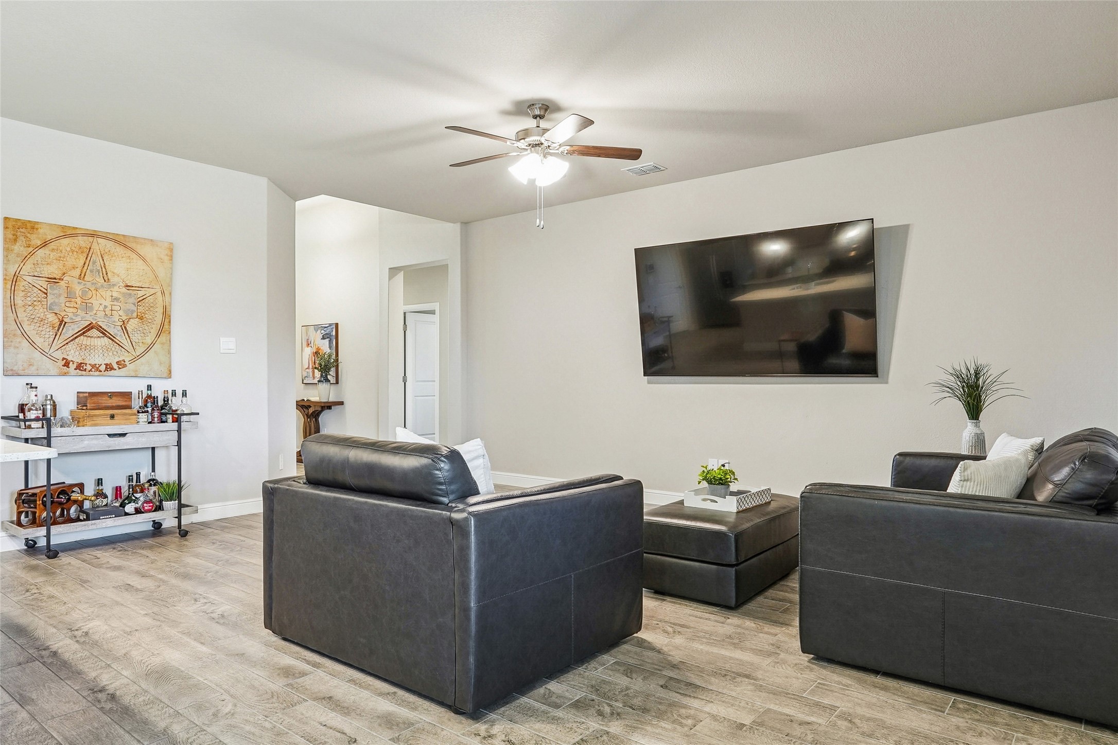 1041 Southwark Drive