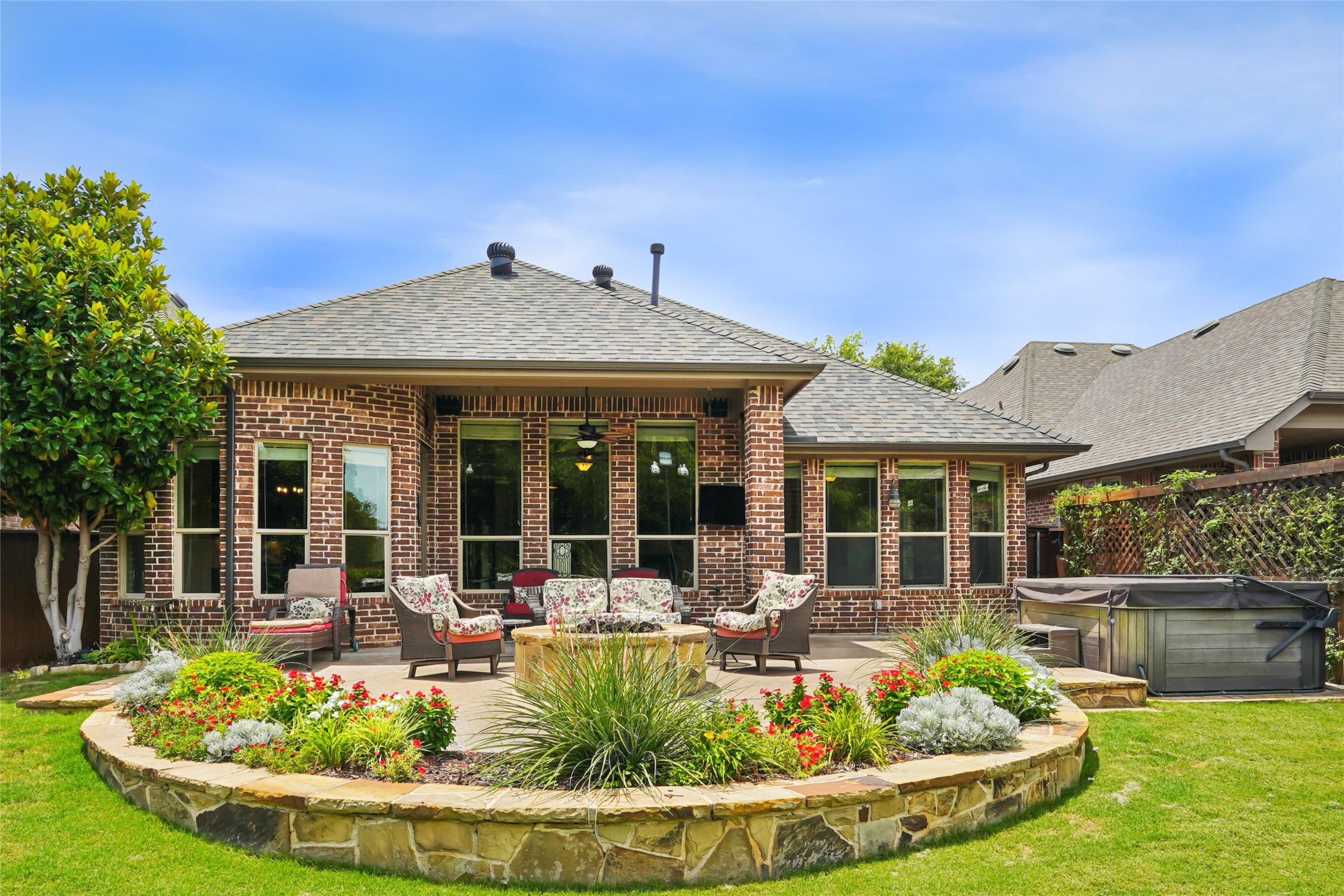 2804 Sherwood Drive