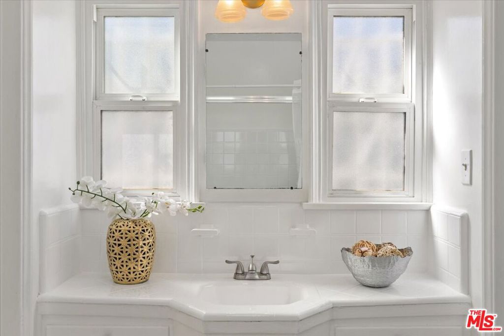 5715 Bowesfield Street