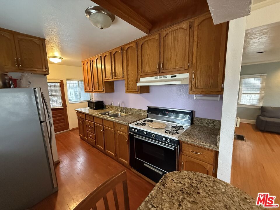 704 E Fairview Boulevard