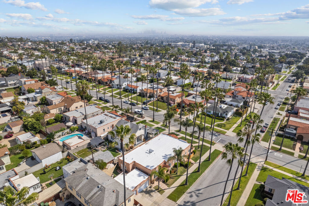 5621 S Mullen Avenue