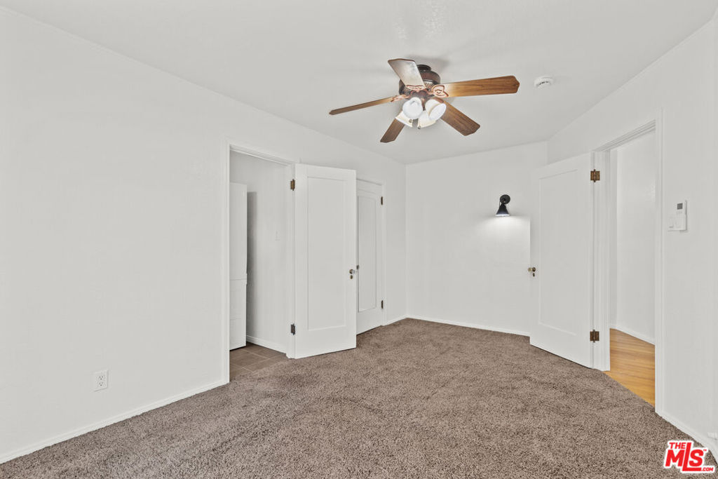 5621 S Mullen Avenue