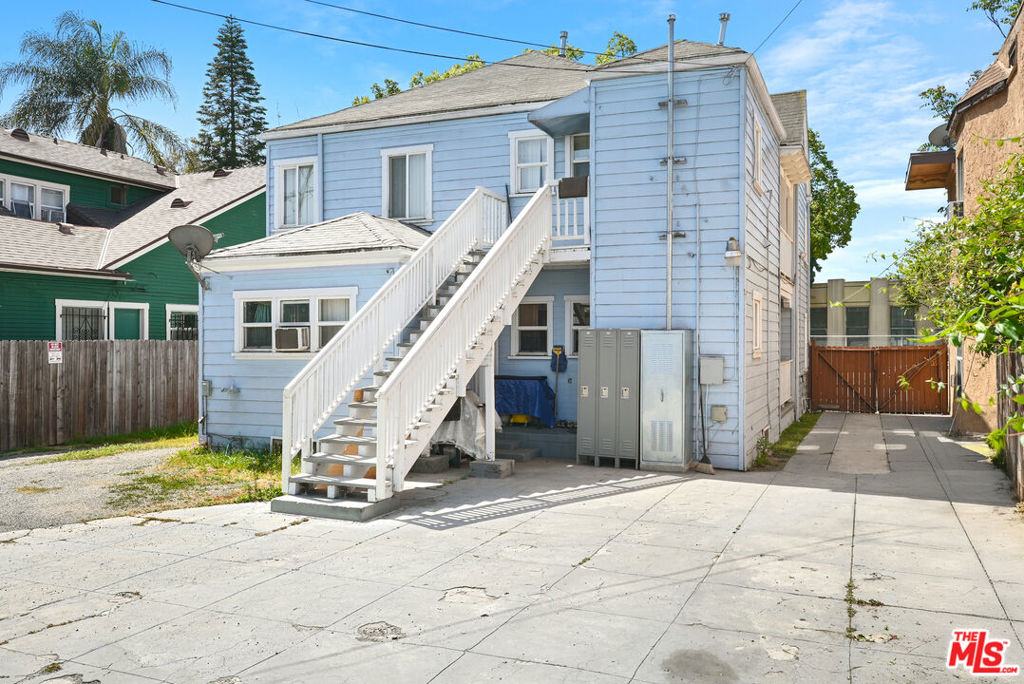 851 W 41st Drive