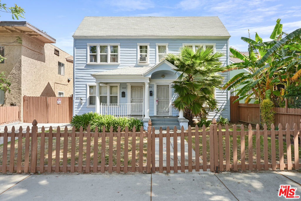851 W 41st Drive