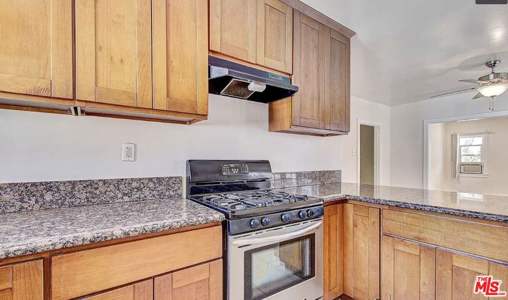 851 W 41st Drive
