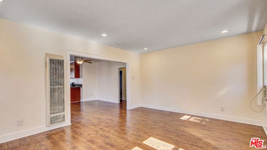 851 W 41st Drive