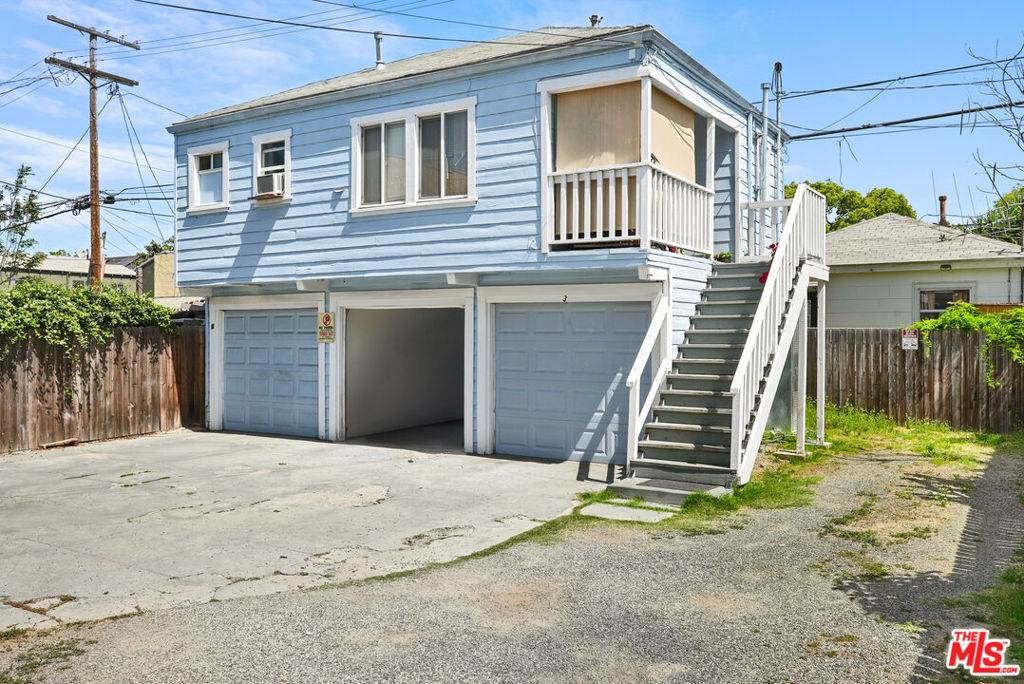 851 W 41st Drive