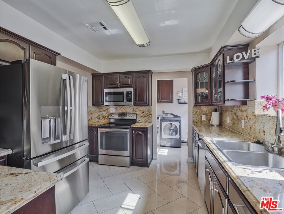 1235 W 82nd Street