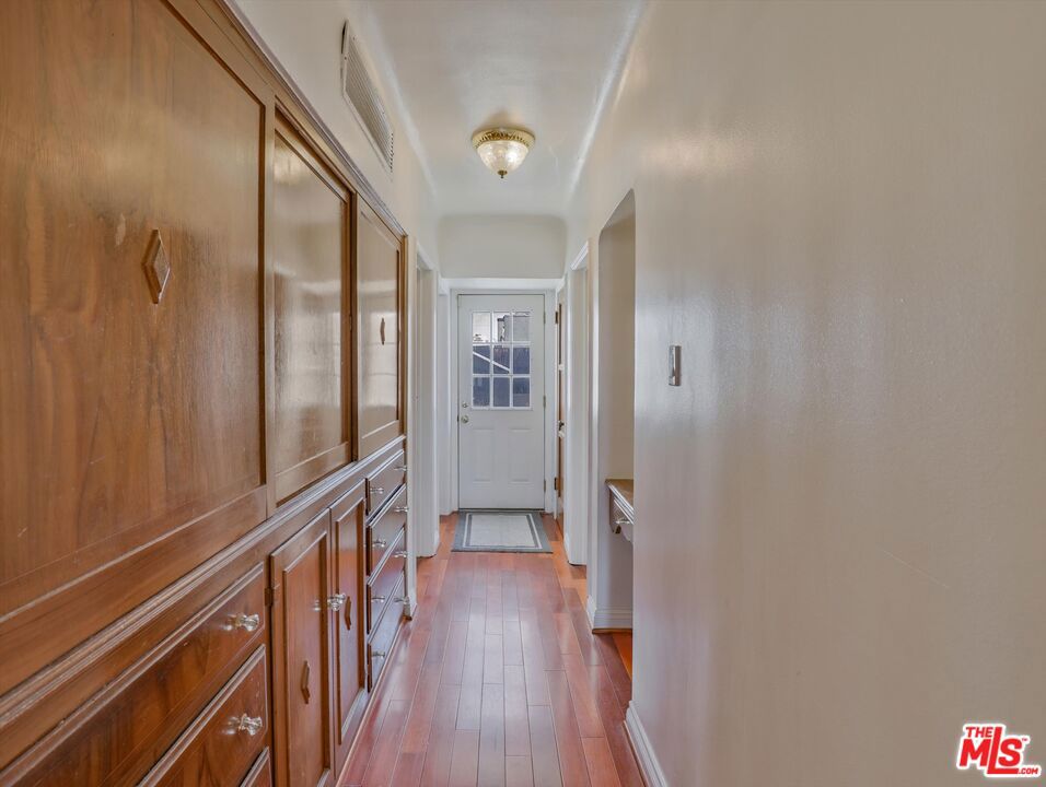 1235 W 82nd Street